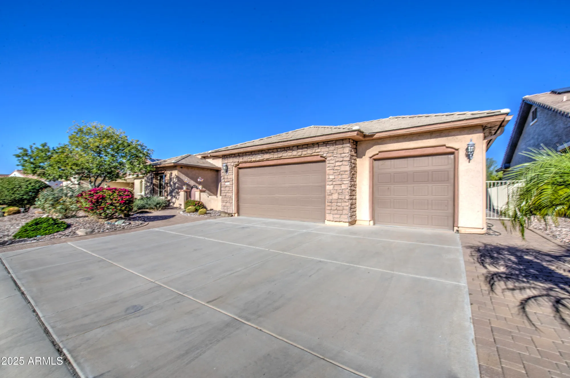 Property Slideshow image 3 of 46 | 6860 w trenton way, Florence, AZ, 85132