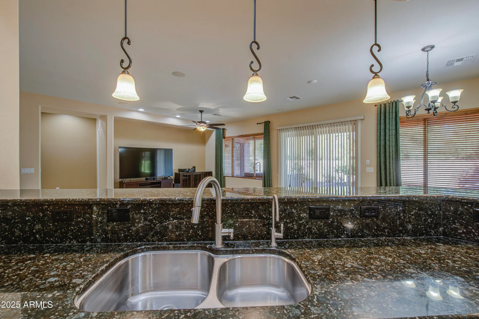Property Slideshow image 11 of 46 | 6860 w trenton way, Florence, AZ, 85132