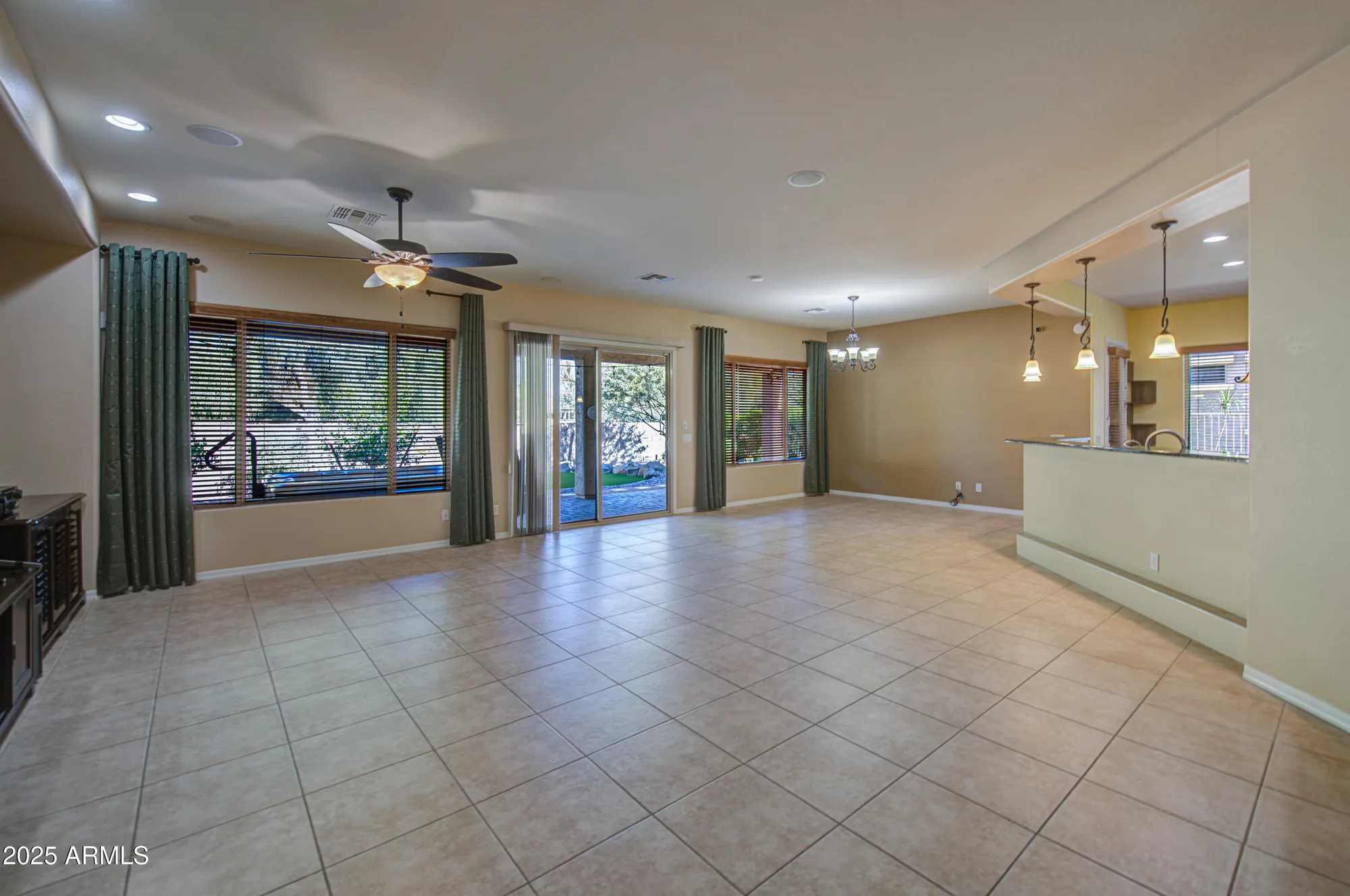 Property Slideshow image 14 of 46 | 6860 w trenton way, Florence, AZ, 85132
