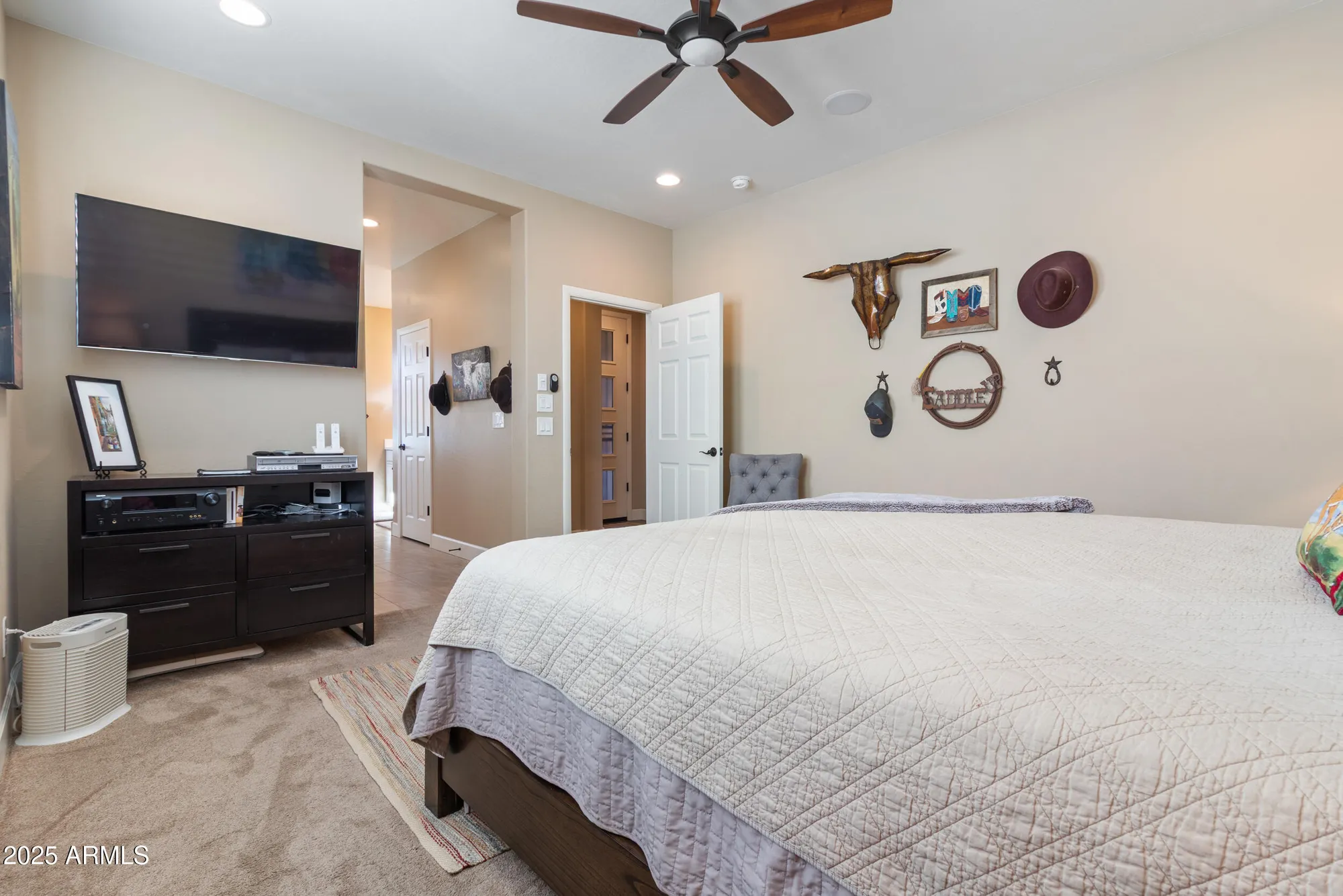 Property Slideshow image 8 of 30 | 4467 covered wagon trl, Wickenburg, AZ, 85390