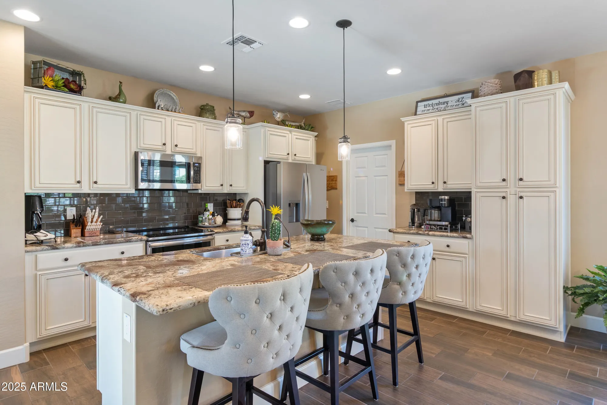 Property Slideshow image 12 of 30 | 4467 covered wagon trl, Wickenburg, AZ, 85390