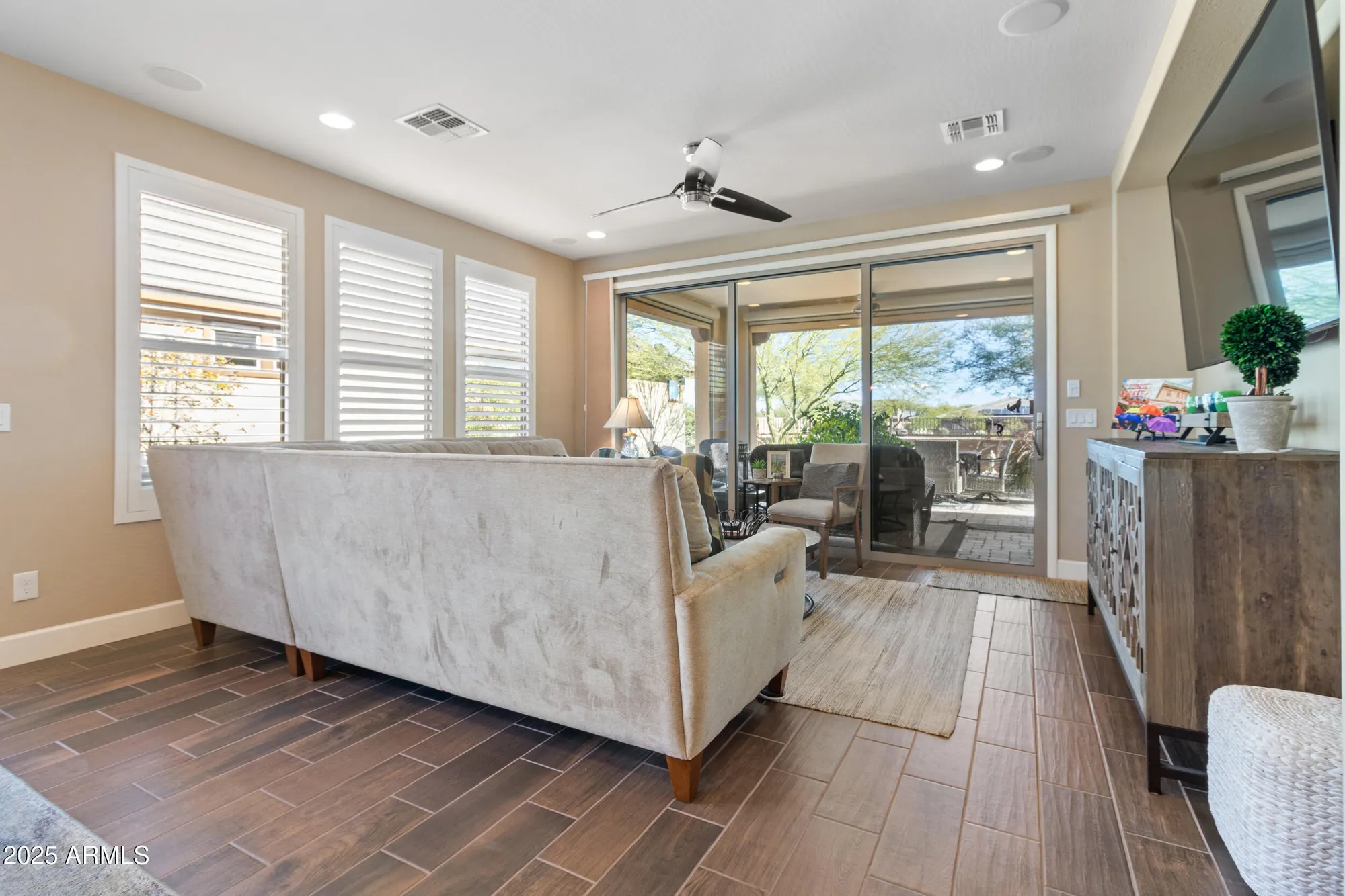 Property Slideshow image 15 of 30 | 4467 covered wagon trl, Wickenburg, AZ, 85390