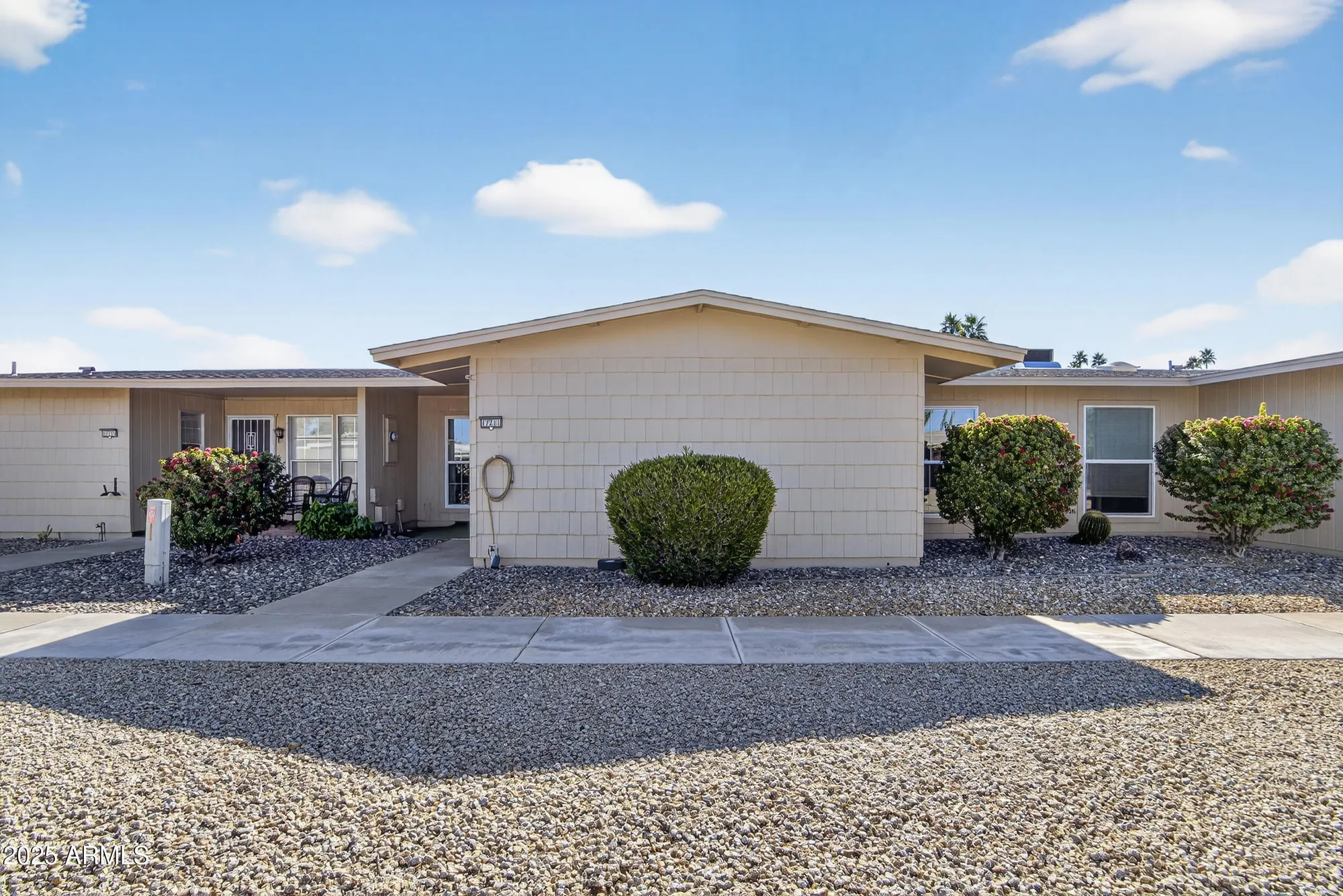 Property Slideshow image 3 of 42 | 17211 n pinion ln, Sun City, AZ, 85373