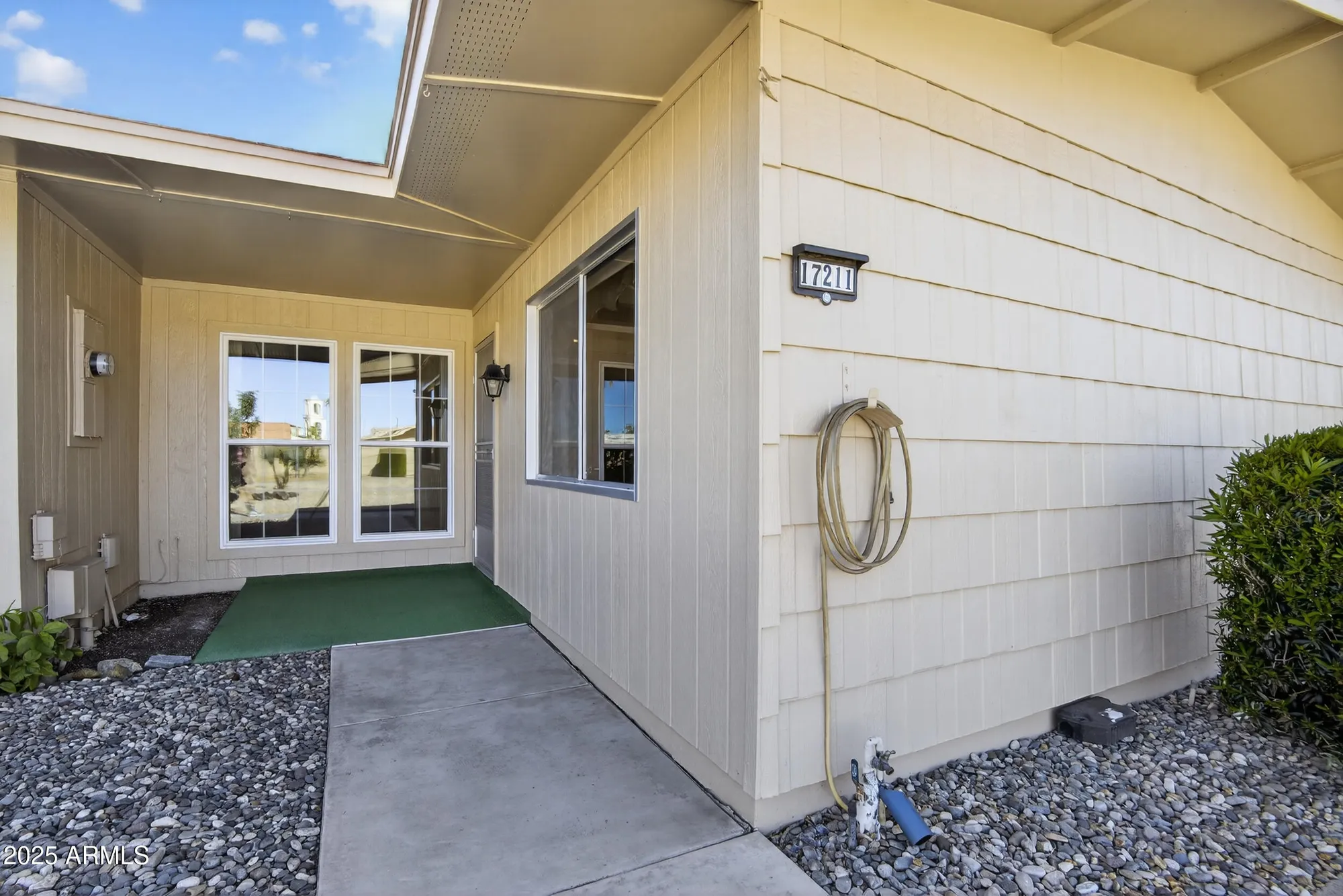 Property Slideshow image 2 of 42 | 17211 n pinion ln, Sun City, AZ, 85373