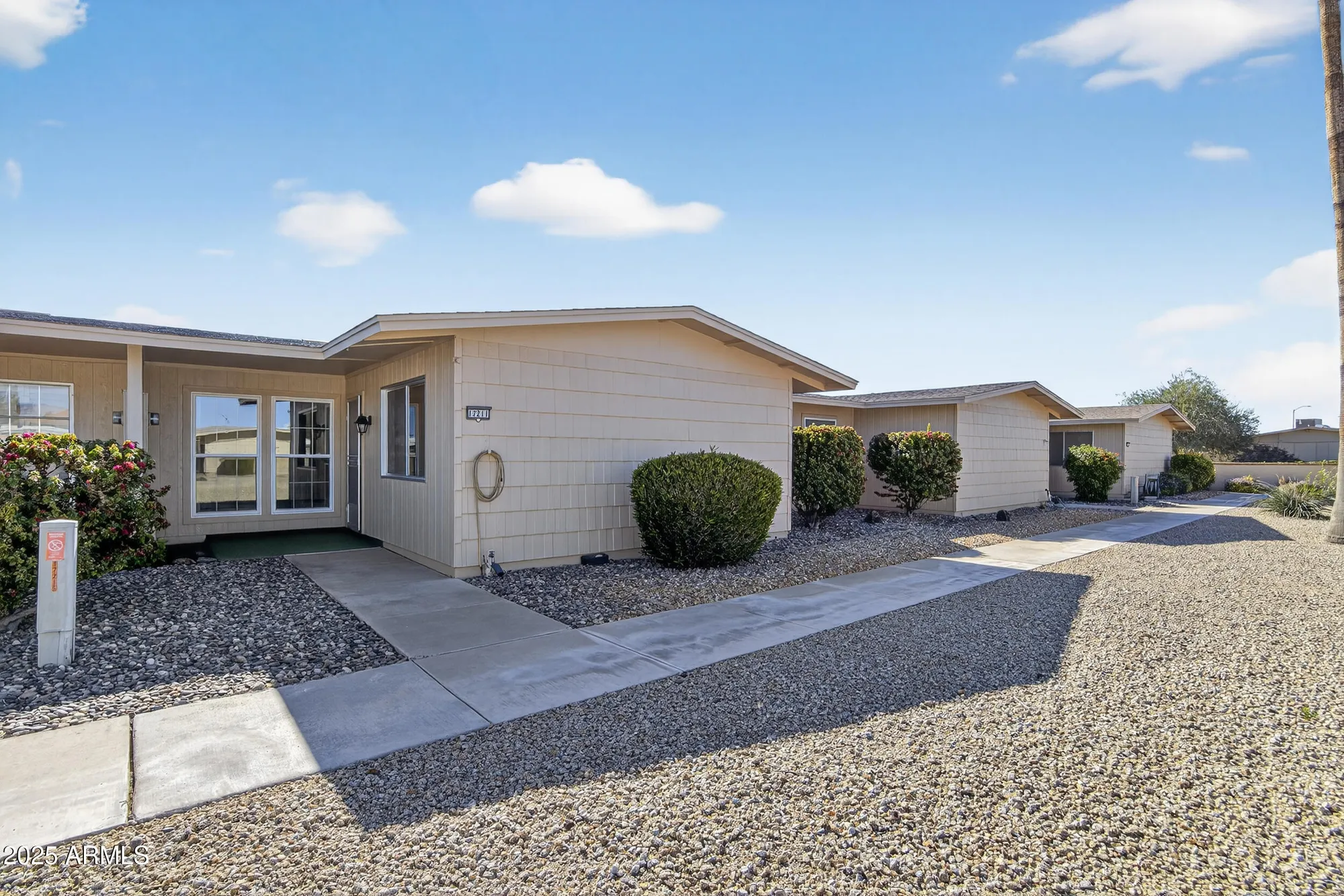 Property Slideshow image 5 of 42 | 17211 n pinion ln, Sun City, AZ, 85373