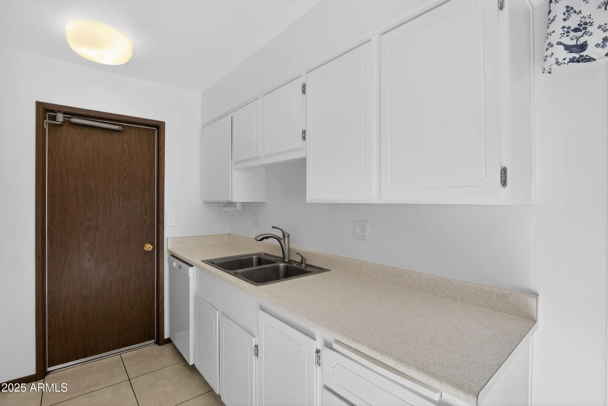 Property Slideshow image 10 of 42 | 17211 n pinion ln, Sun City, AZ, 85373