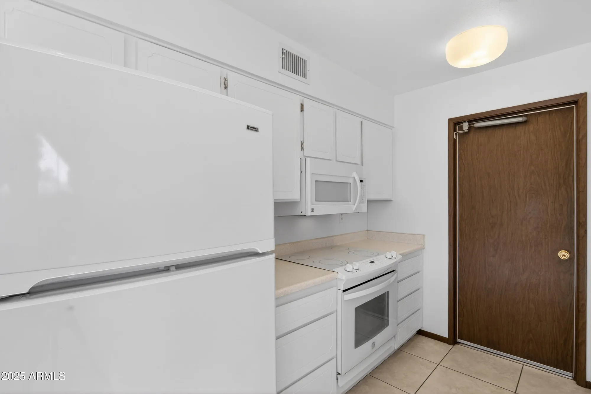 Property Slideshow image 8 of 42 | 17211 n pinion ln, Sun City, AZ, 85373