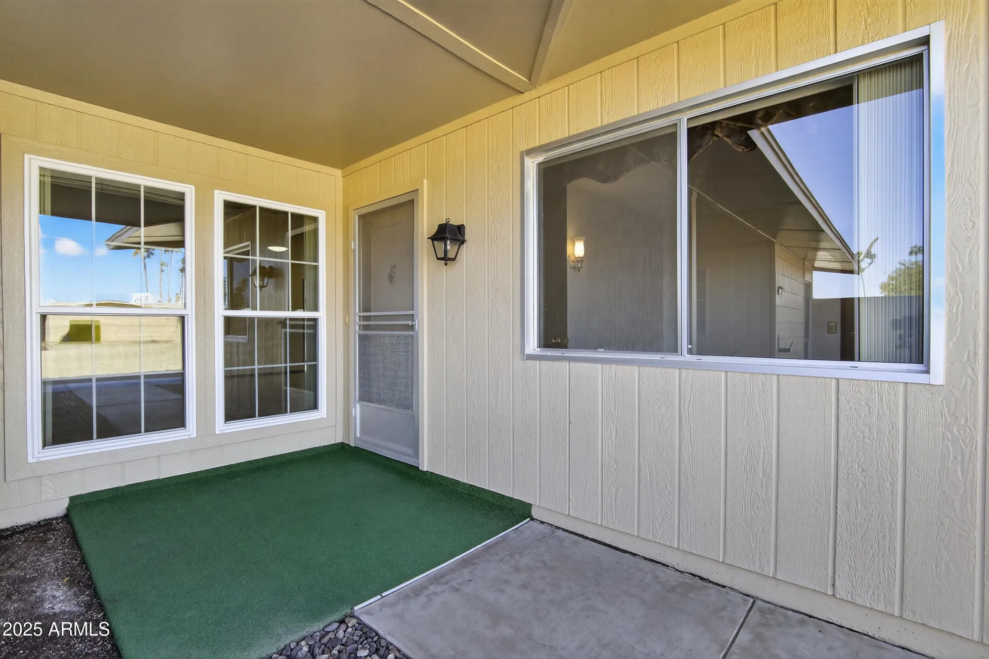 Property Slideshow image 1 of 42 | 17211 n pinion ln, Sun City, AZ, 85373