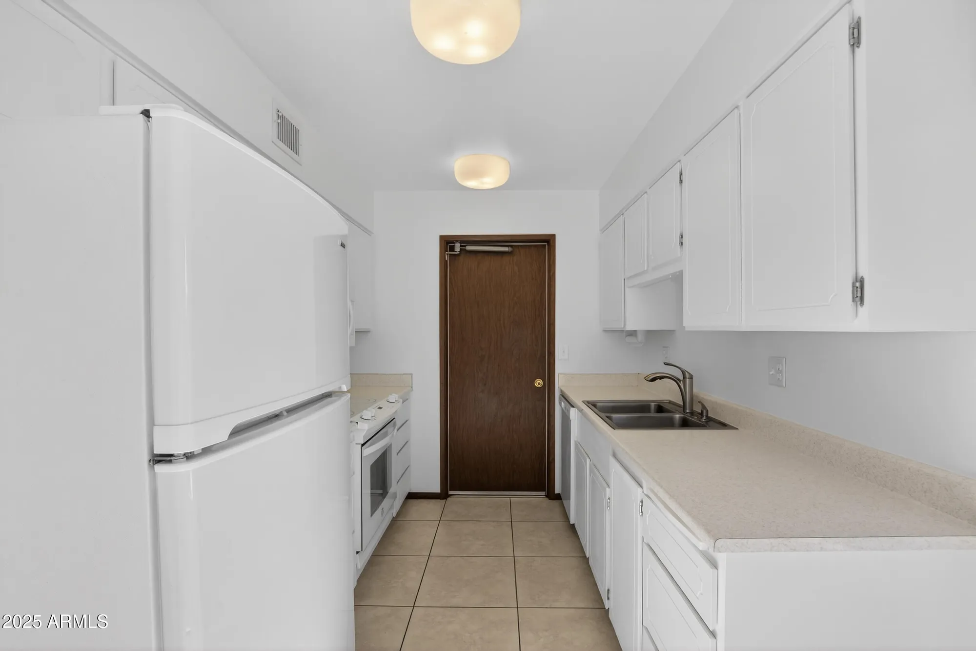 Property Slideshow image 9 of 42 | 17211 n pinion ln, Sun City, AZ, 85373