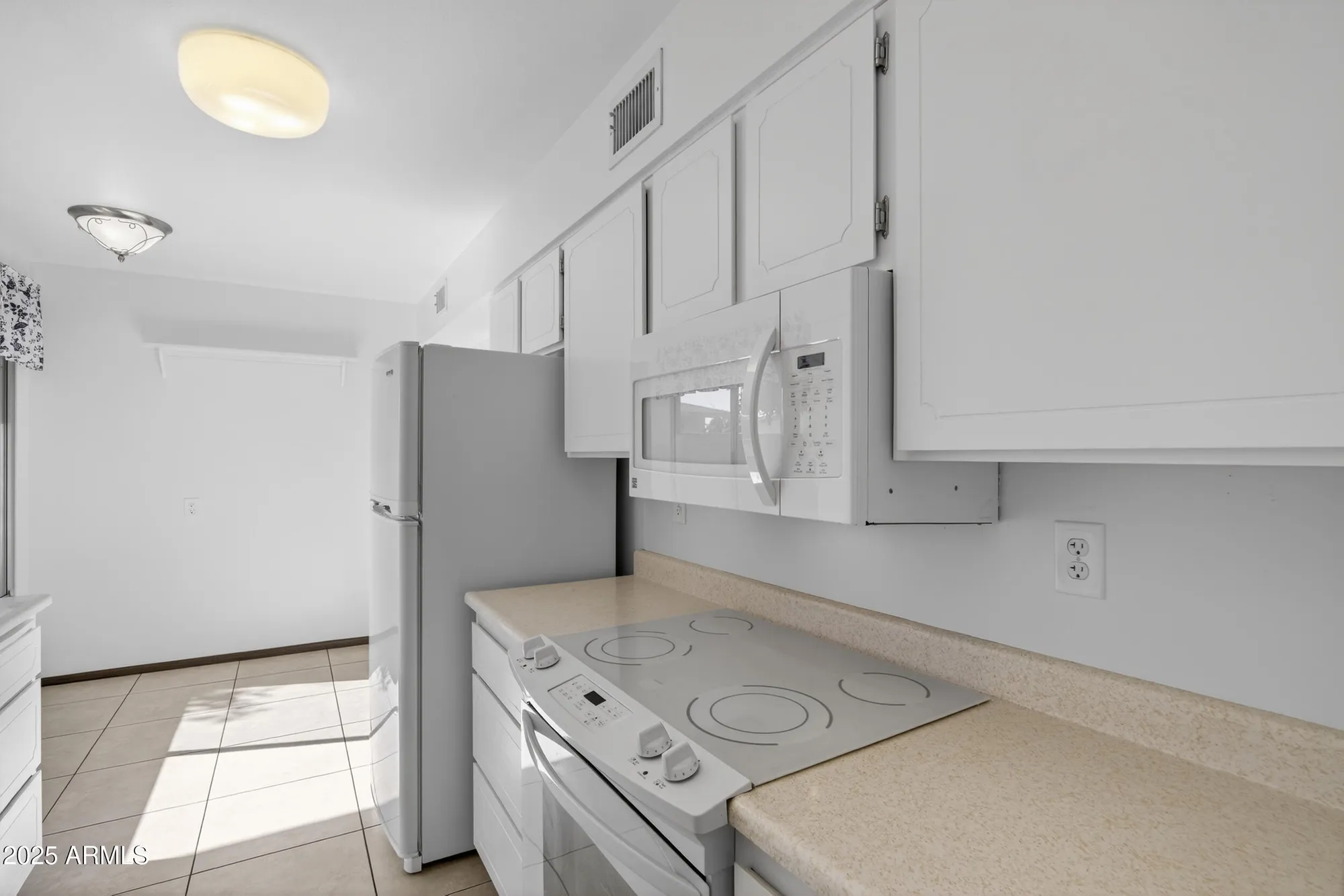 Property Slideshow image 13 of 42 | 17211 n pinion ln, Sun City, AZ, 85373