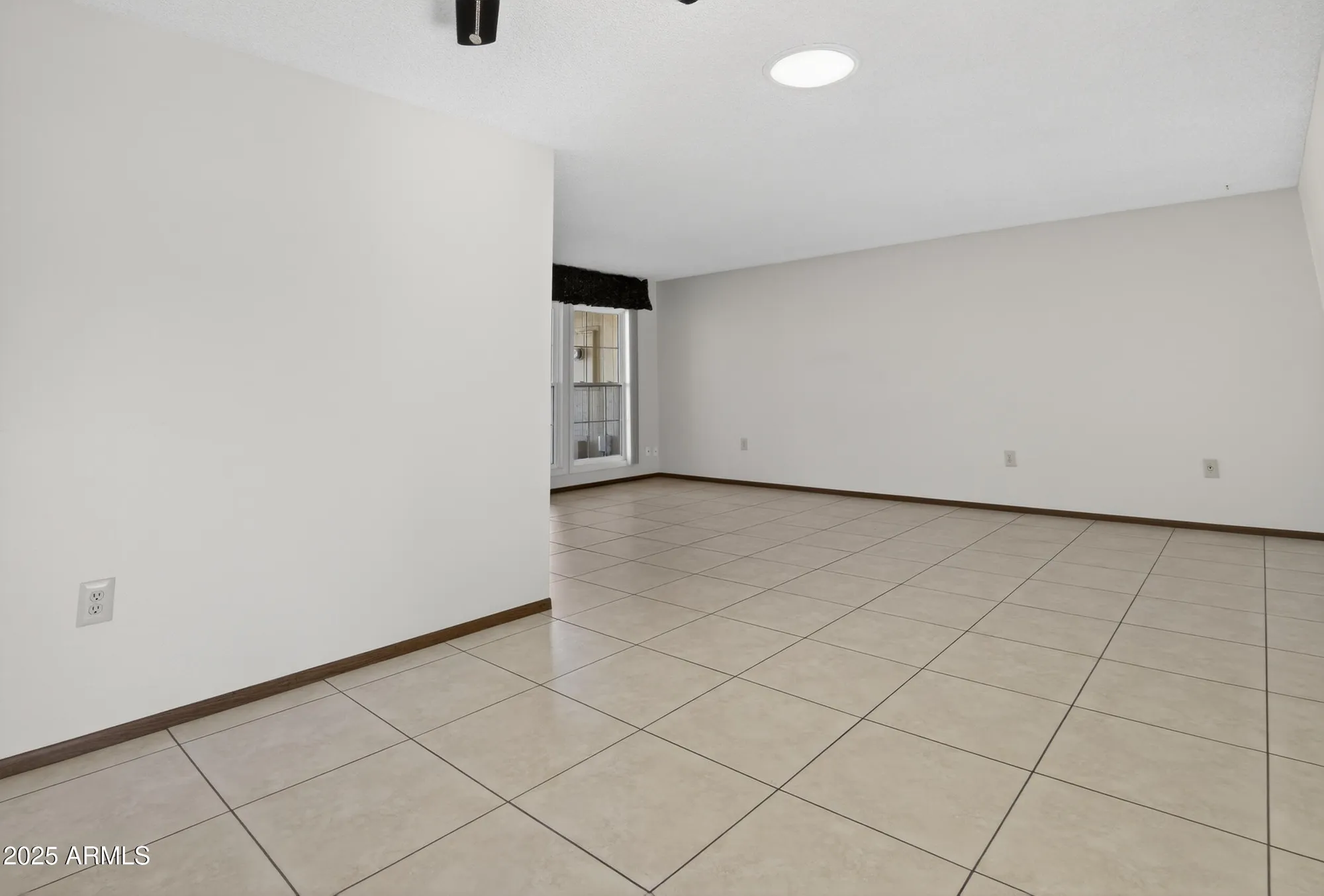 Property Slideshow image 16 of 42 | 17211 n pinion ln, Sun City, AZ, 85373