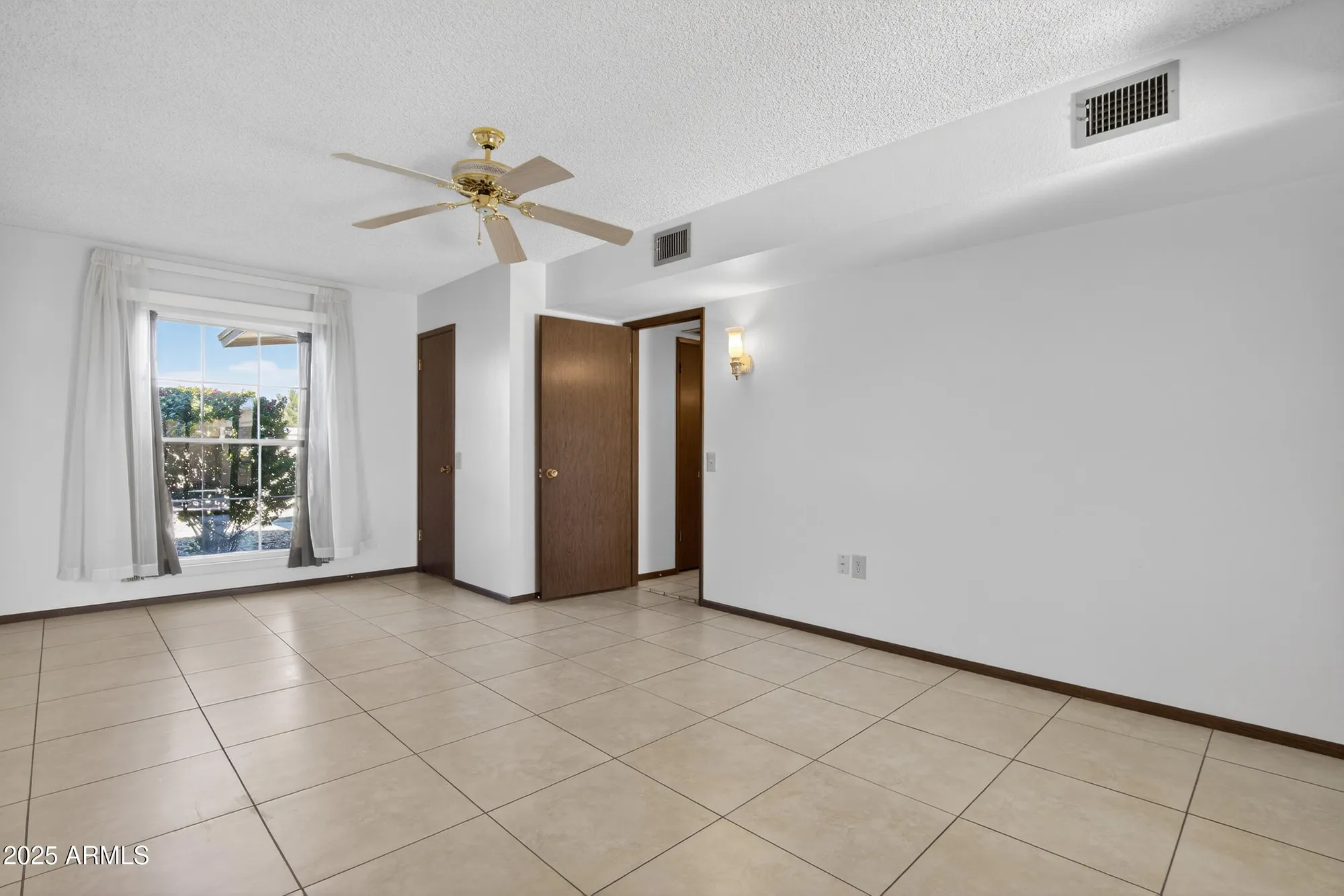 Property Slideshow image 21 of 42 | 17211 n pinion ln, Sun City, AZ, 85373