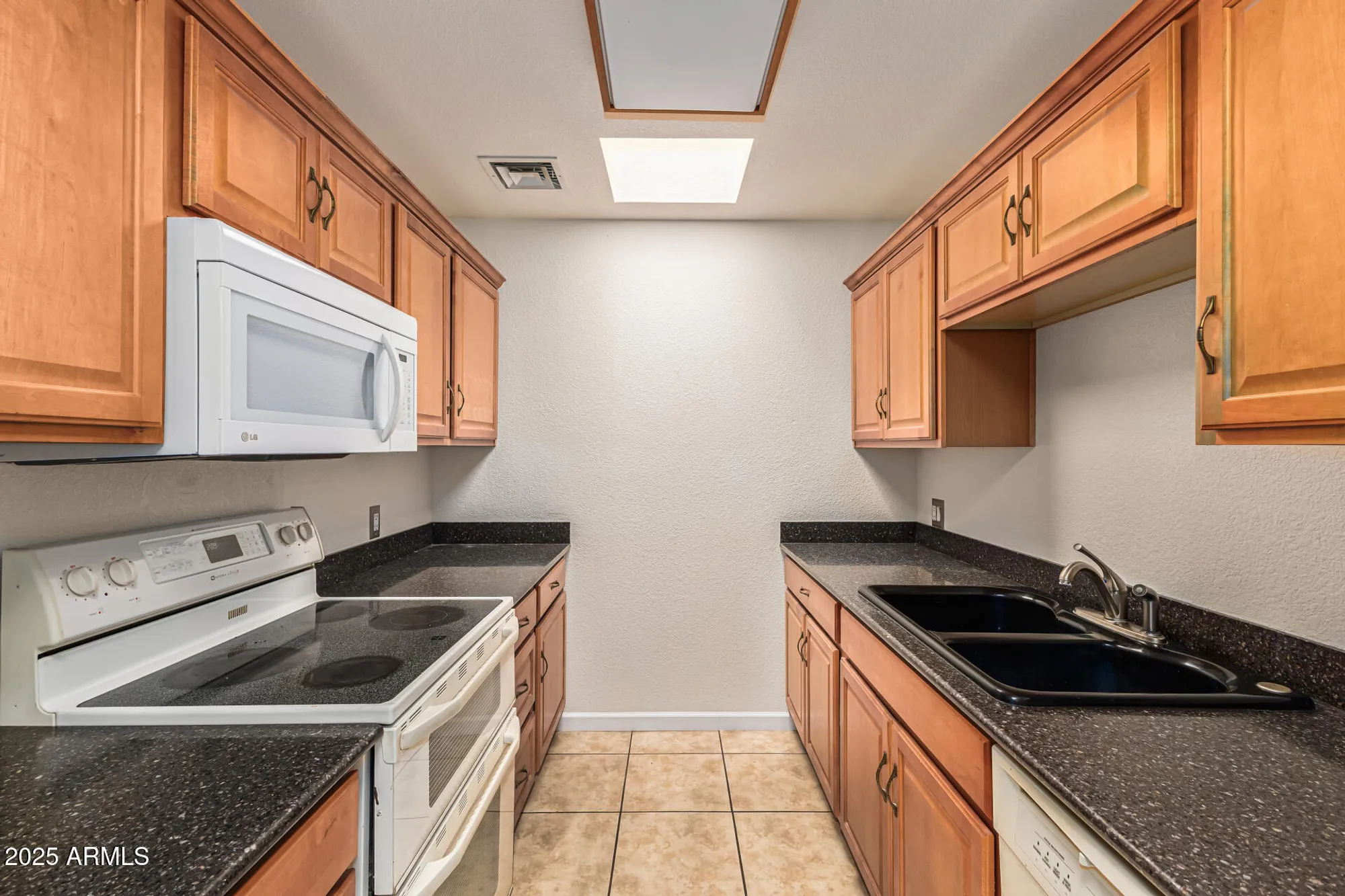 Property Slideshow image 12 of 40 | 14300 w bell rd unit 440, Surprise, AZ, 85374
