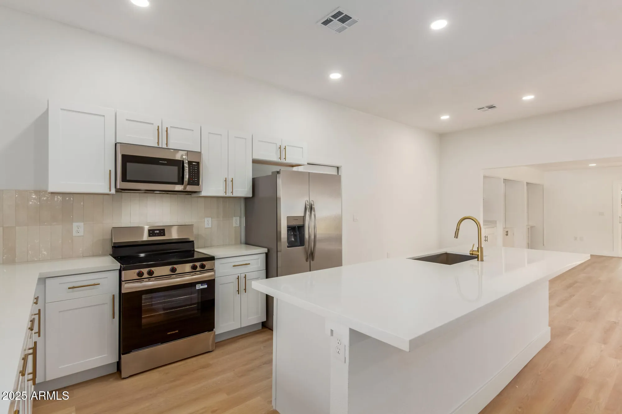 Property Slideshow image 5 of 34 | 17810 n monte vista ct, Sun City, AZ, 85373