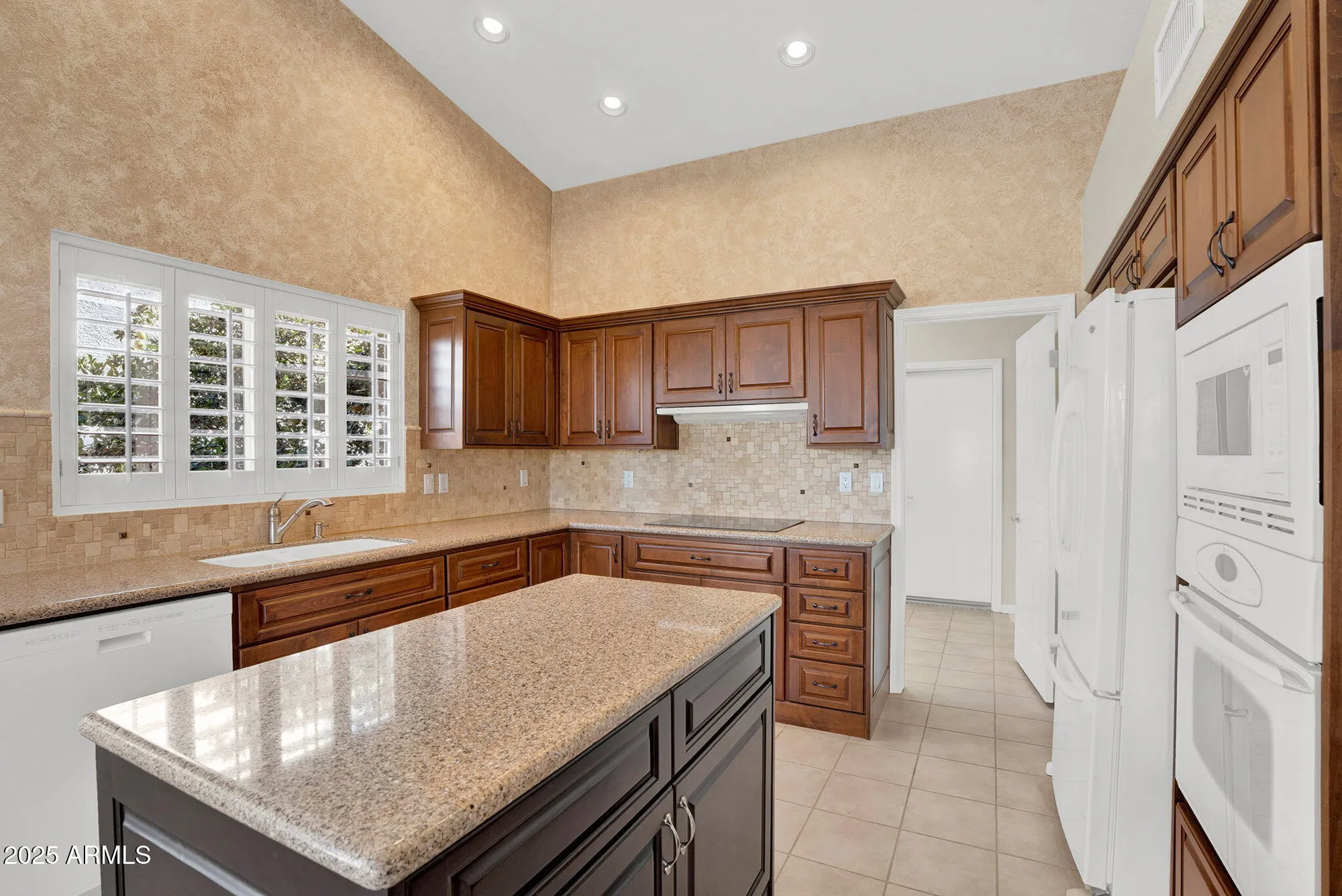 Property Slideshow image 10 of 40 | 15666 w fairmount ave, Goodyear, AZ, 85395