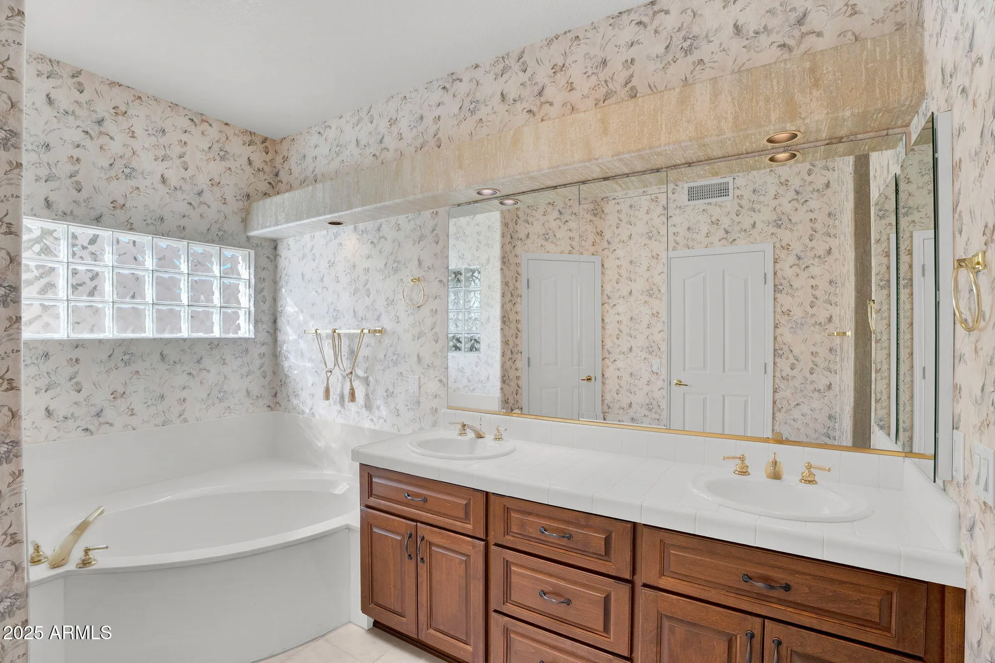 Property Slideshow image 18 of 40 | 15666 w fairmount ave, Goodyear, AZ, 85395