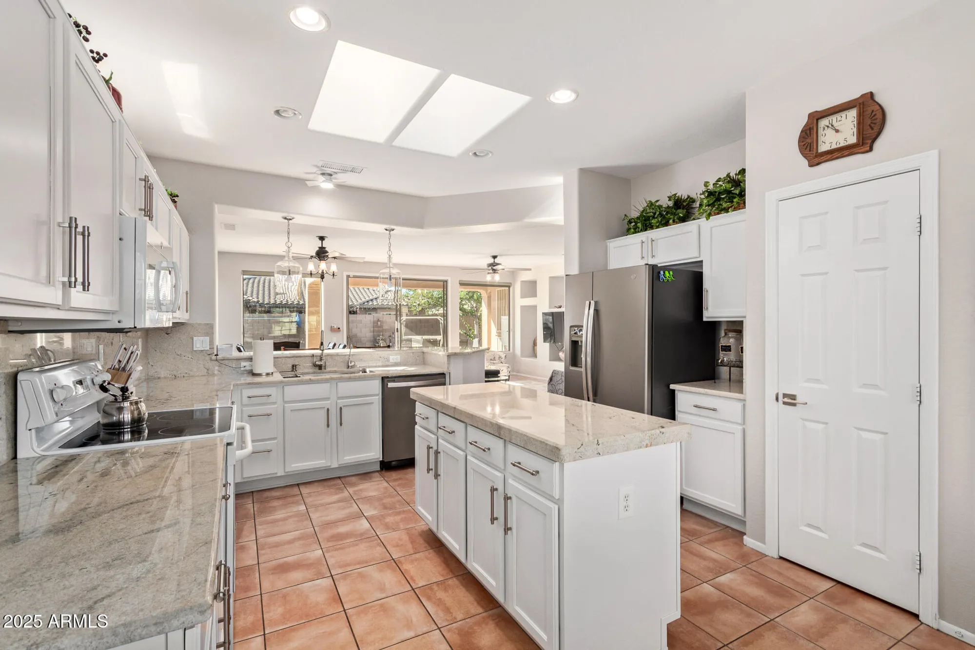 Property Slideshow image 9 of 34 | 16355 w desert lily dr, Surprise, AZ, 85387