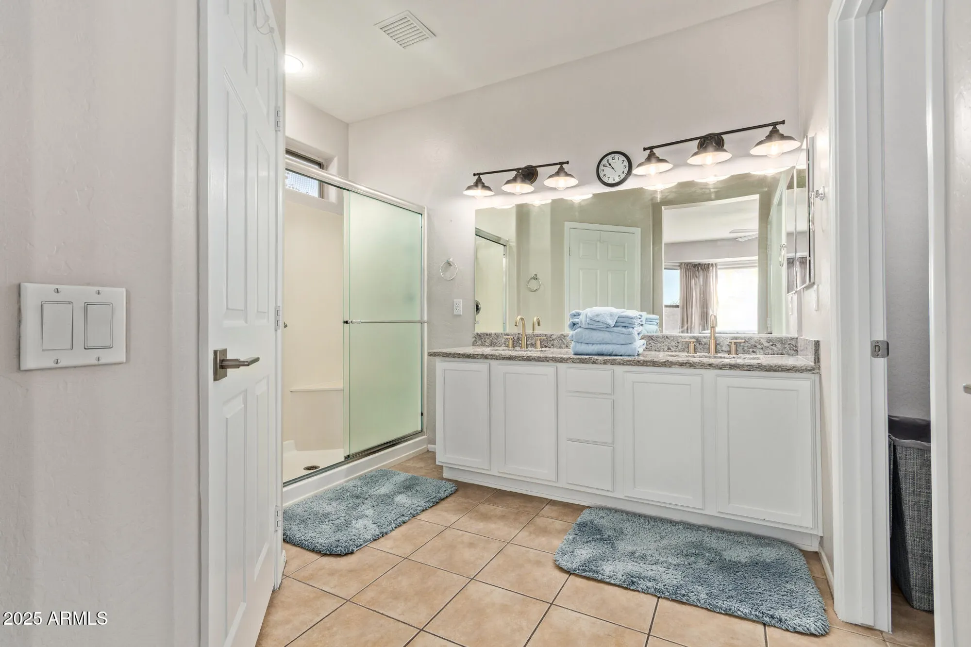 Property Slideshow image 19 of 34 | 16355 w desert lily dr, Surprise, AZ, 85387