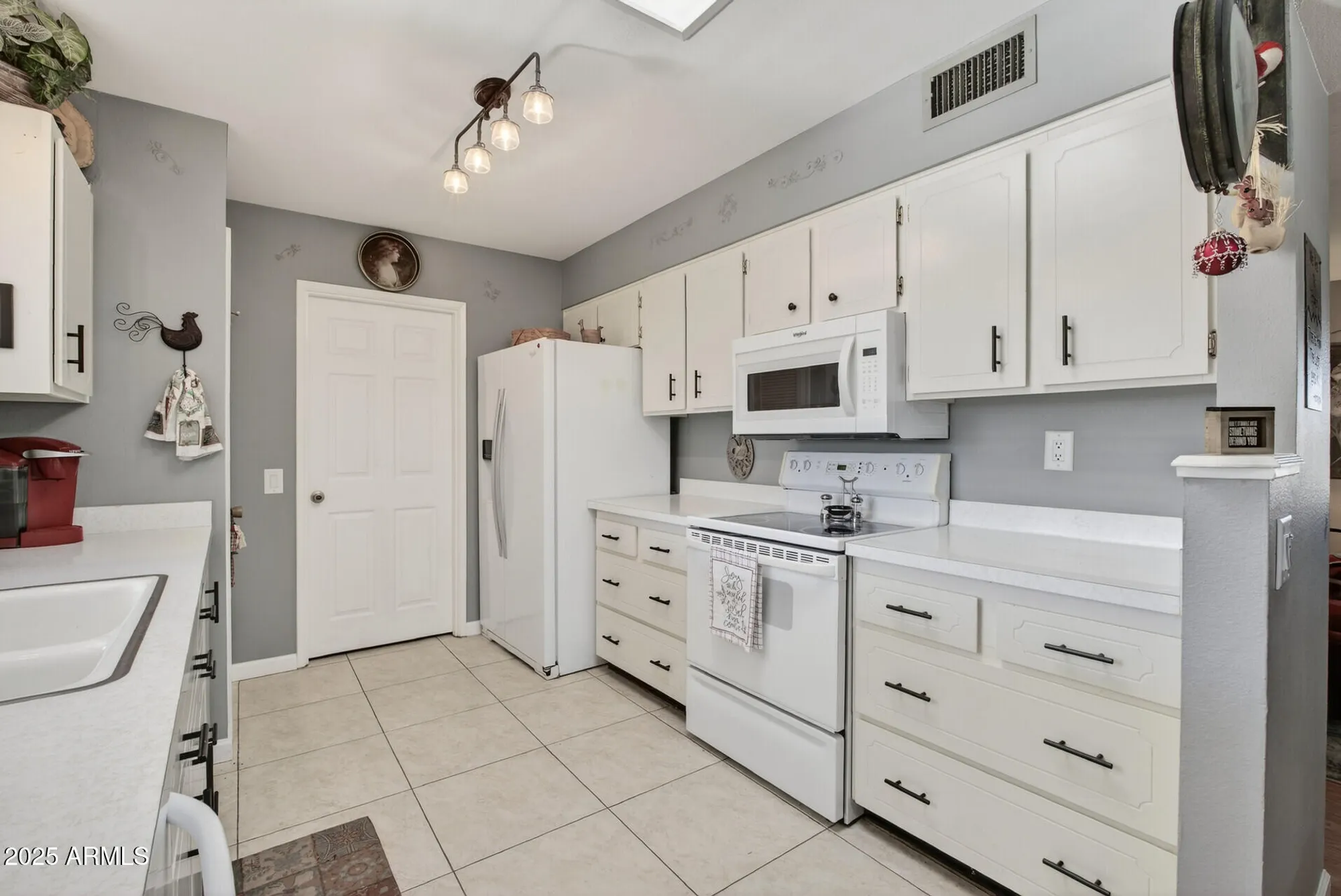 Property Slideshow image 18 of 46 | 10001 w burns dr, Sun City, AZ, 85351