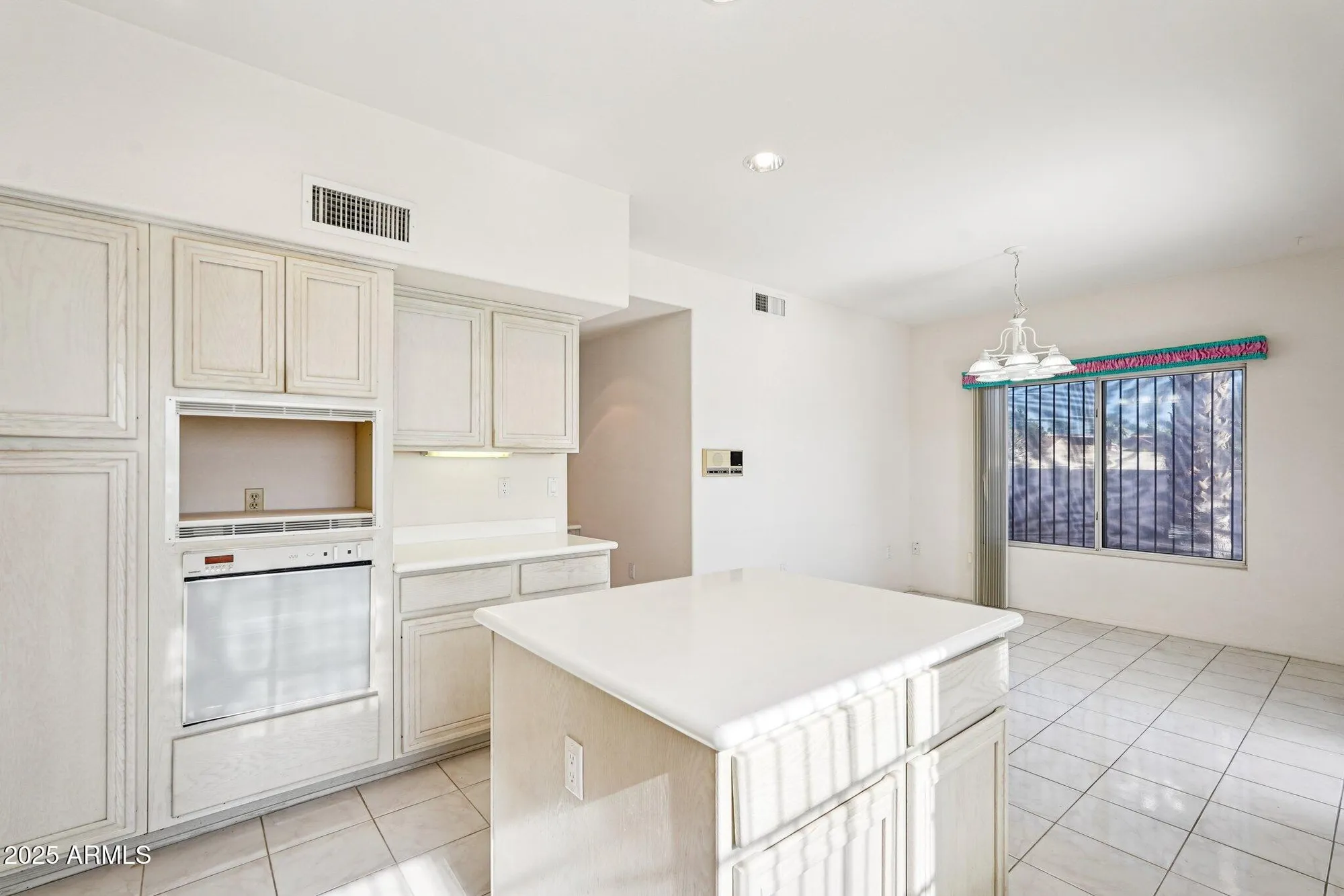 Property Slideshow image 18 of 45 | 21620 n 150th dr, Sun City West, AZ, 85375