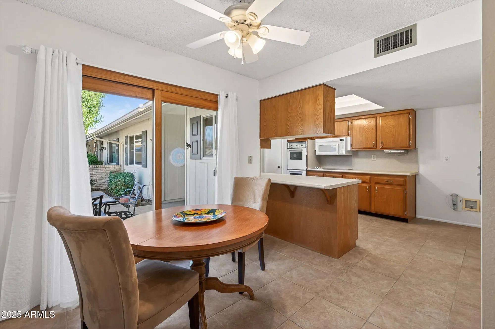 Property Slideshow image 22 of 41 | 10331 w prairie hills cir, Sun City, AZ, 85351