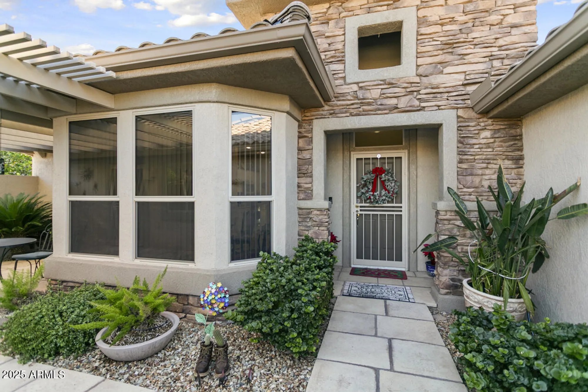 Property Slideshow image 3 of 44 | 15871 w mill valley ln, Surprise, AZ, 85374