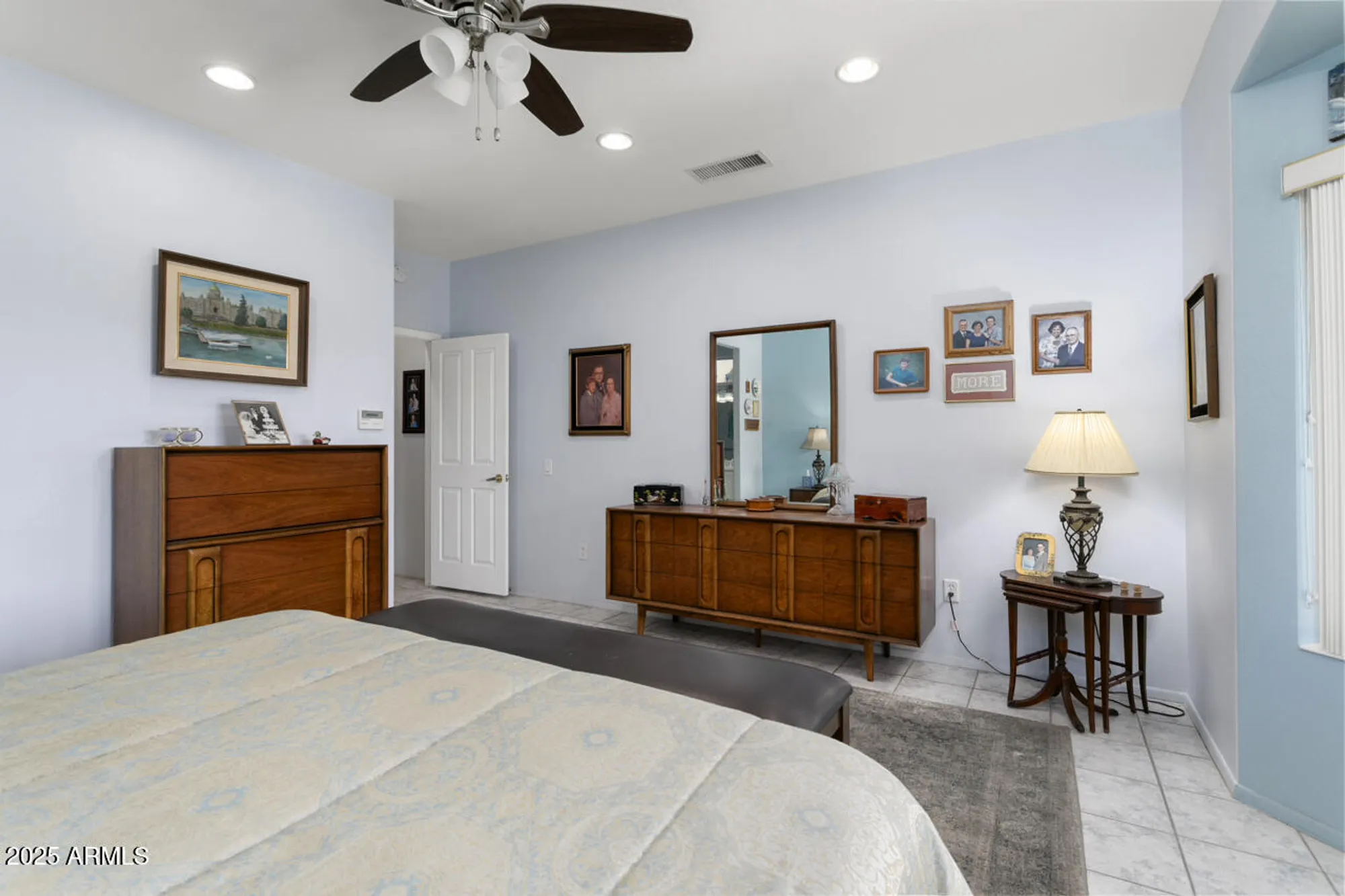 Property Slideshow image 21 of 44 | 15871 w mill valley ln, Surprise, AZ, 85374
