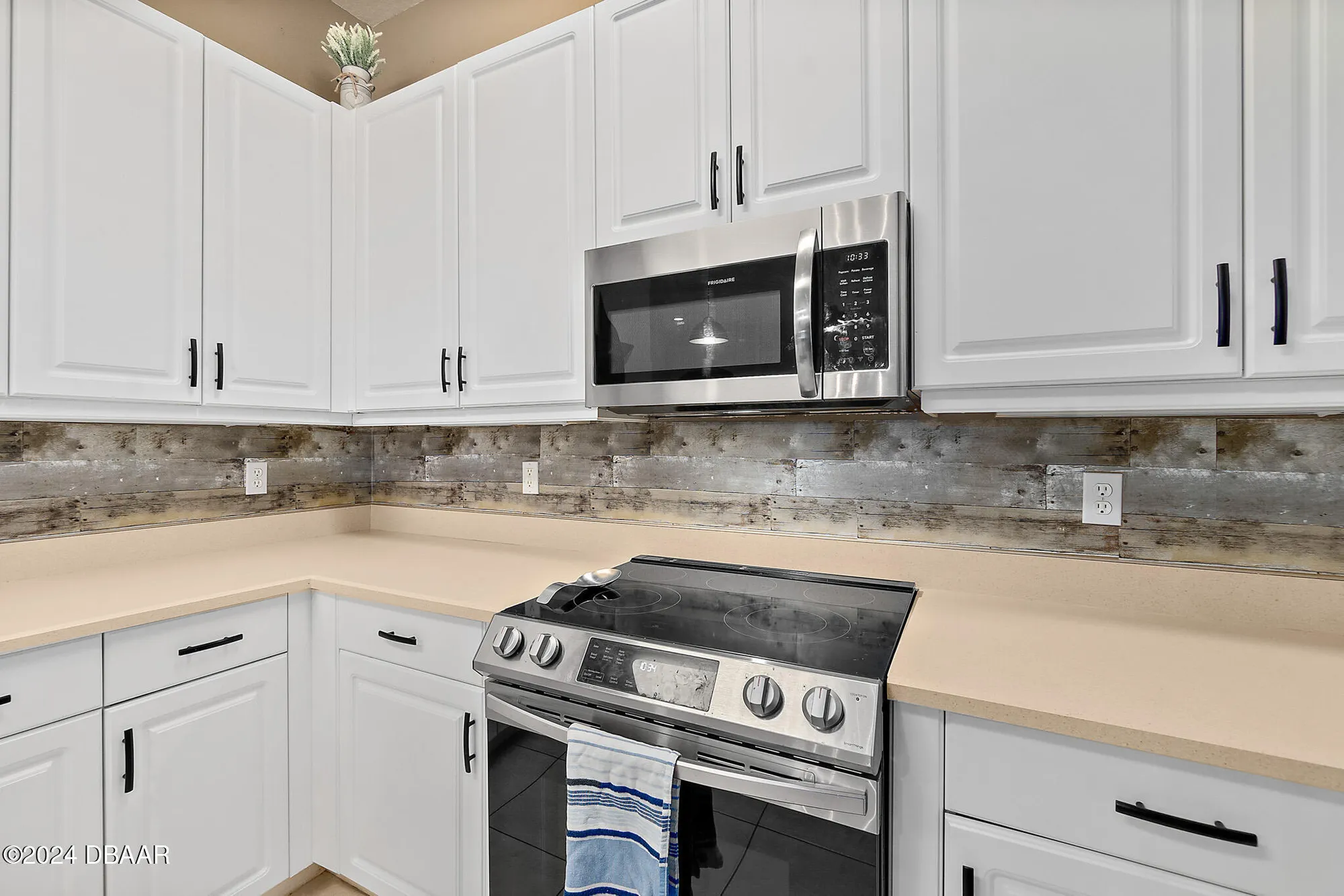 Property Slideshow image 11 of 70 | 1102 hansberry ct, Ormond Beach, FL, 32174