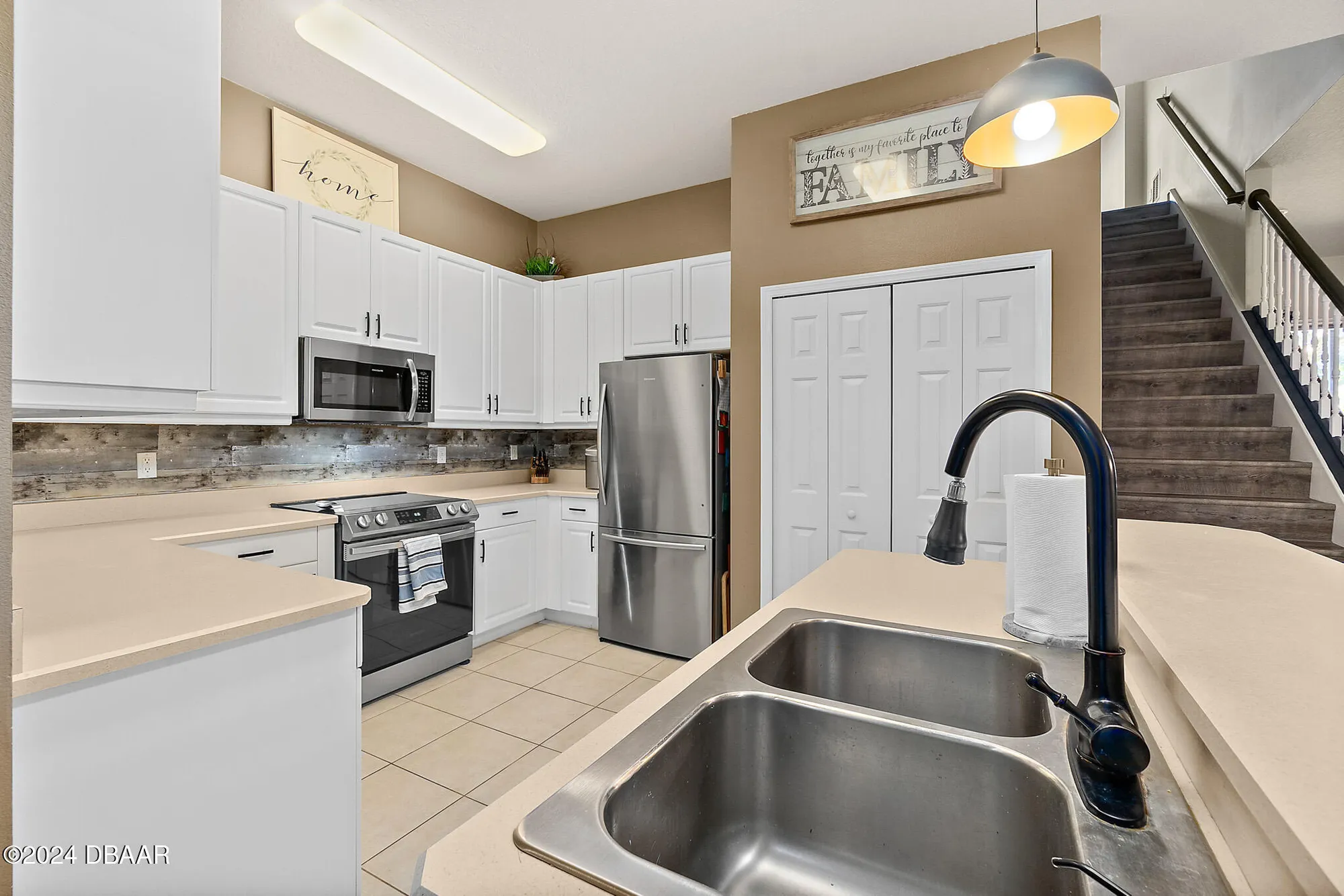 Property Slideshow image 13 of 70 | 1102 hansberry ct, Ormond Beach, FL, 32174
