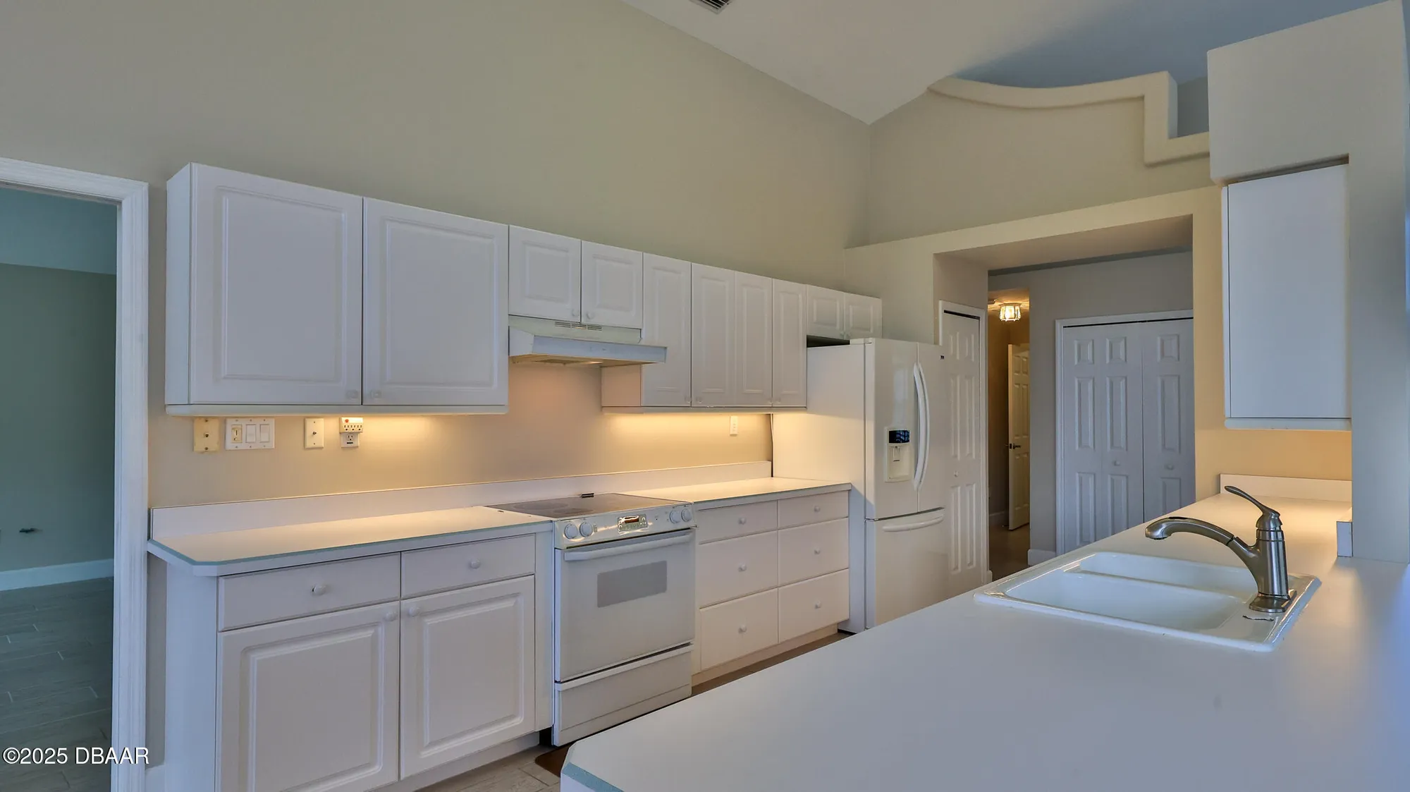 Property Slideshow image 8 of 39 | 51 bay pointe dr, Ormond Beach, FL, 32174