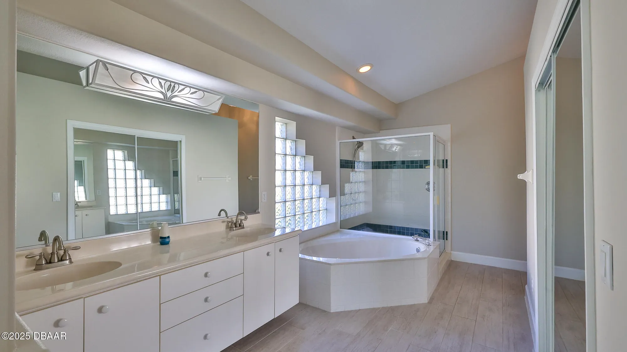 Property Slideshow image 16 of 39 | 51 bay pointe dr, Ormond Beach, FL, 32174