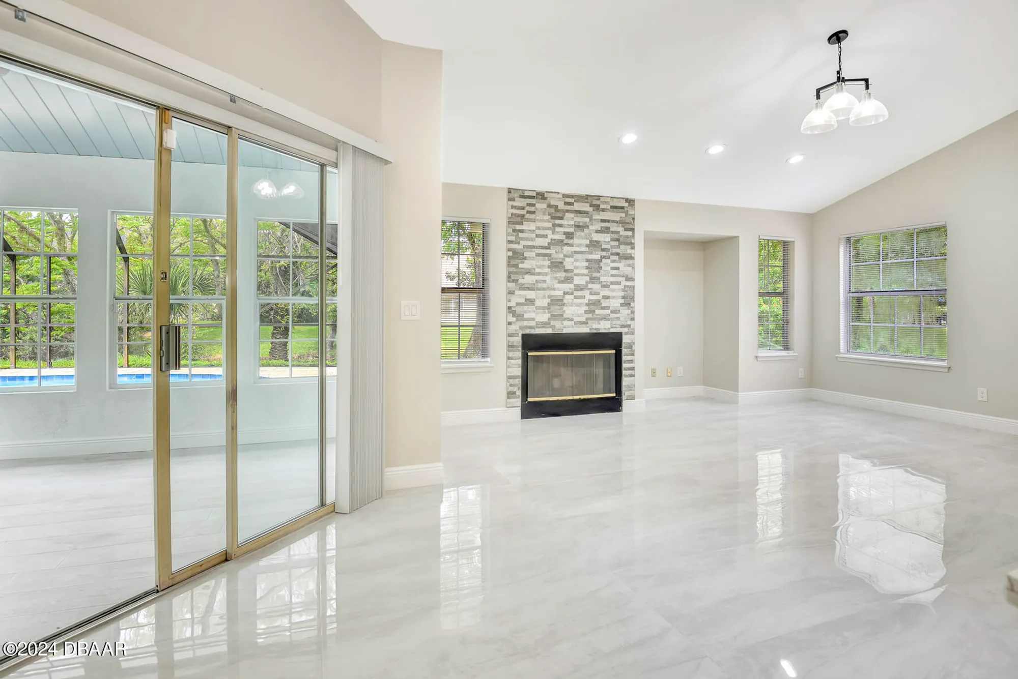 Property Slideshow image 13 of 46 | 5 lake isle way, Ormond Beach, FL, 32174