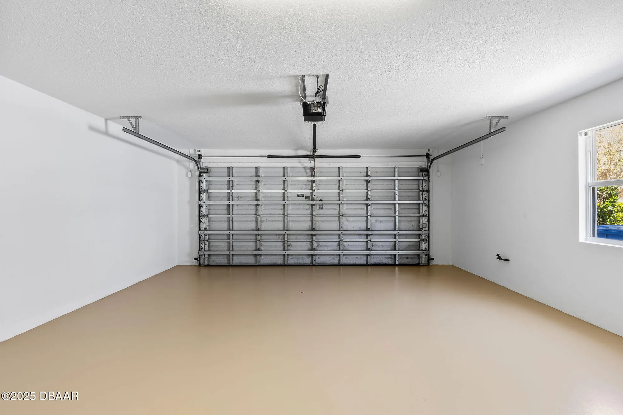 Property Slideshow image 3 of 89 | 1422 carlow cir, Ormond Beach, FL, 32174