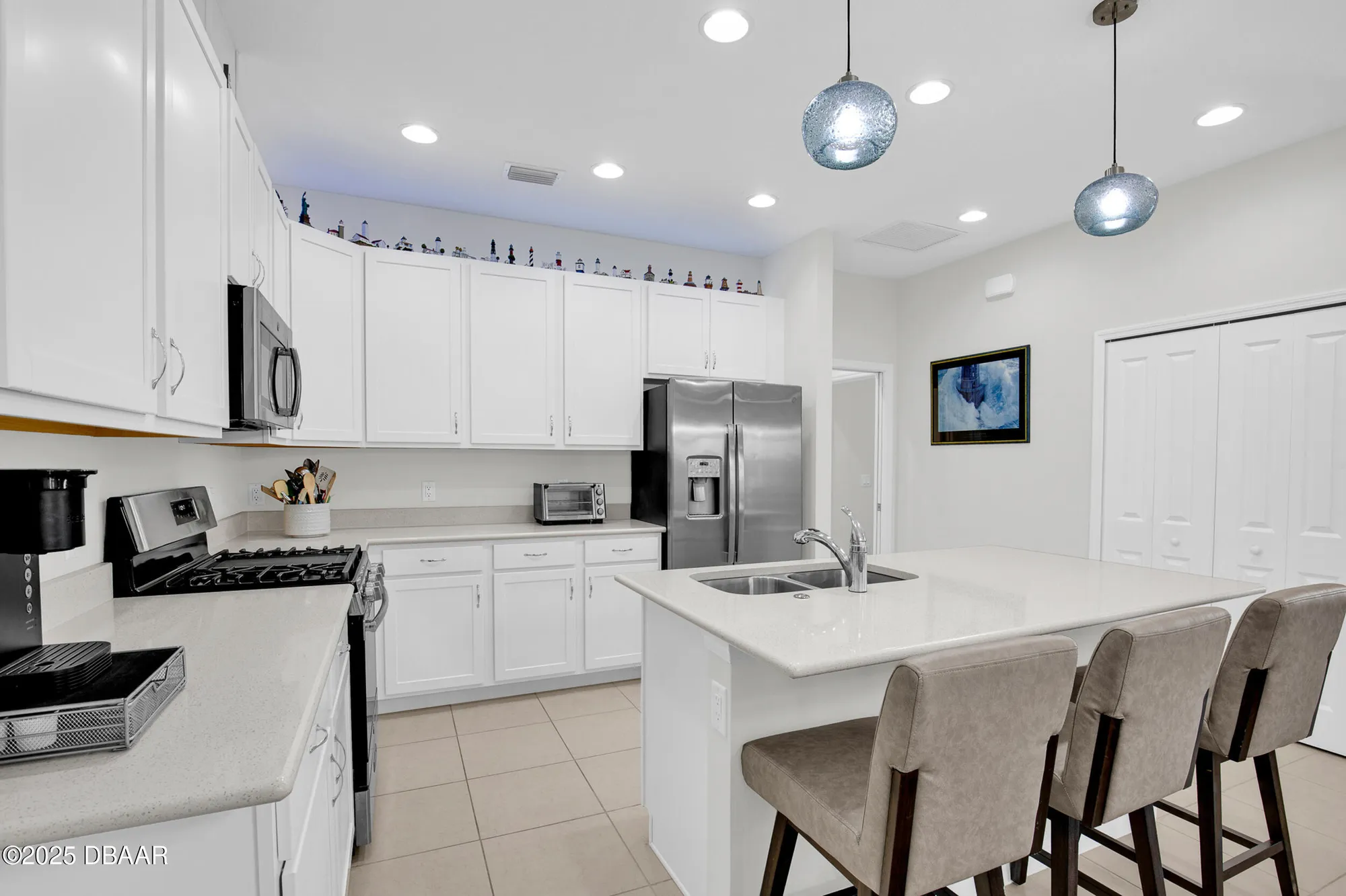 Property Slideshow image 13 of 100 | 914 attitude ave, Daytona Beach, FL, 32124