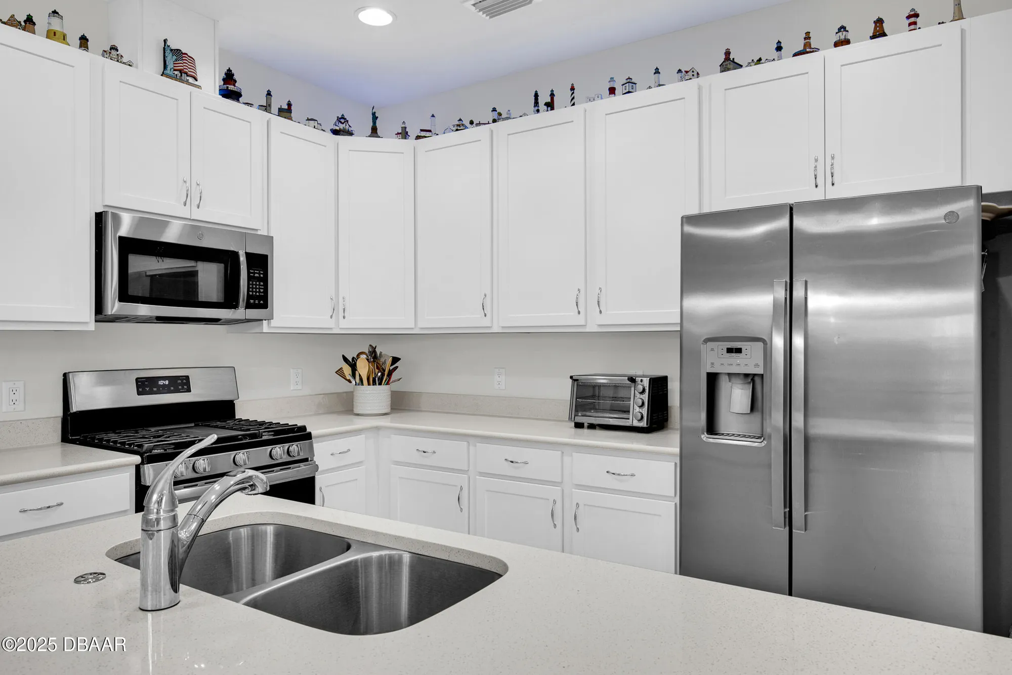 Property Slideshow image 14 of 100 | 914 attitude ave, Daytona Beach, FL, 32124