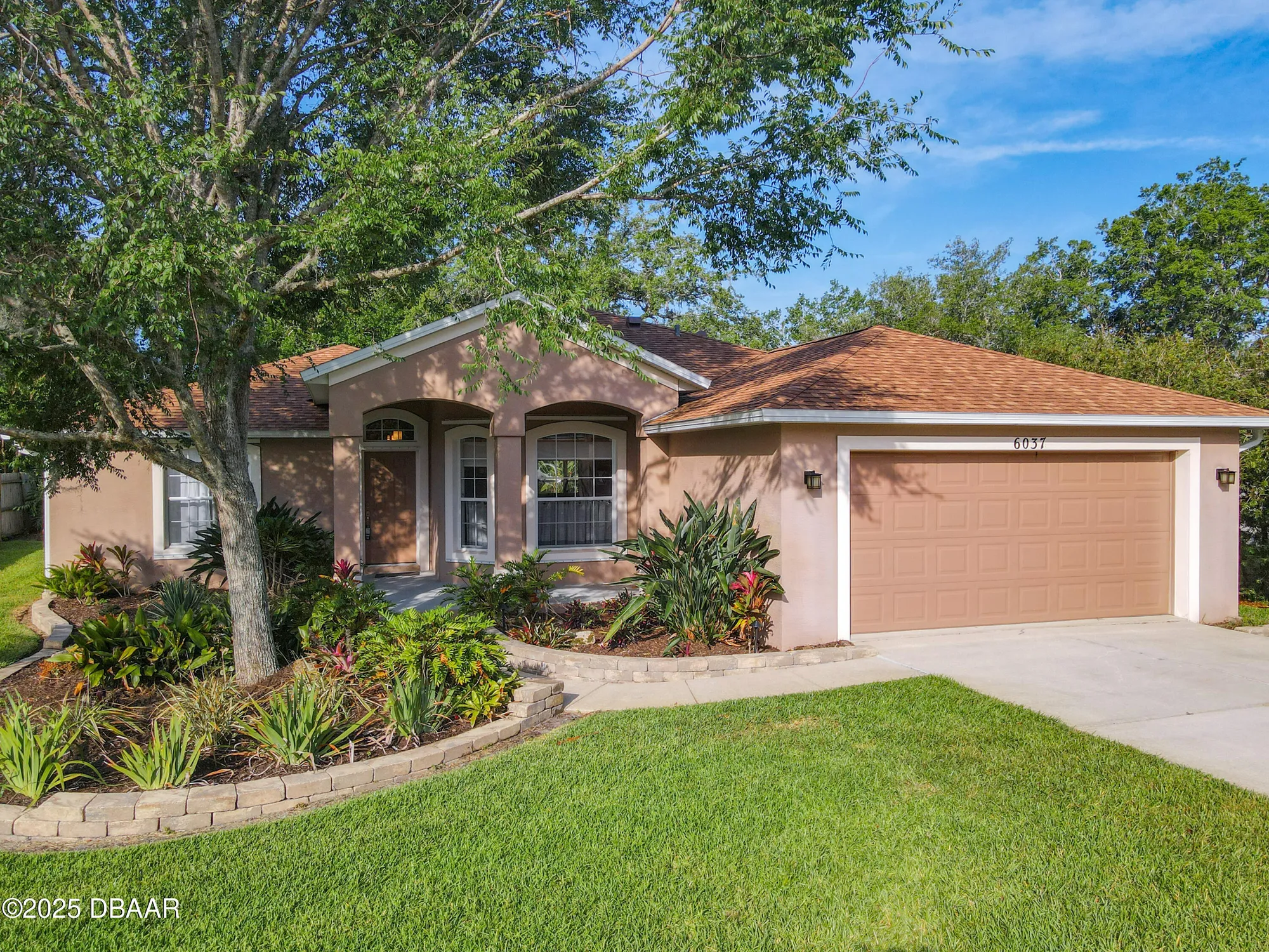 Property Slideshow image 1 of 55 | 6037 whispering trees ln, Port Orange, FL, 32128