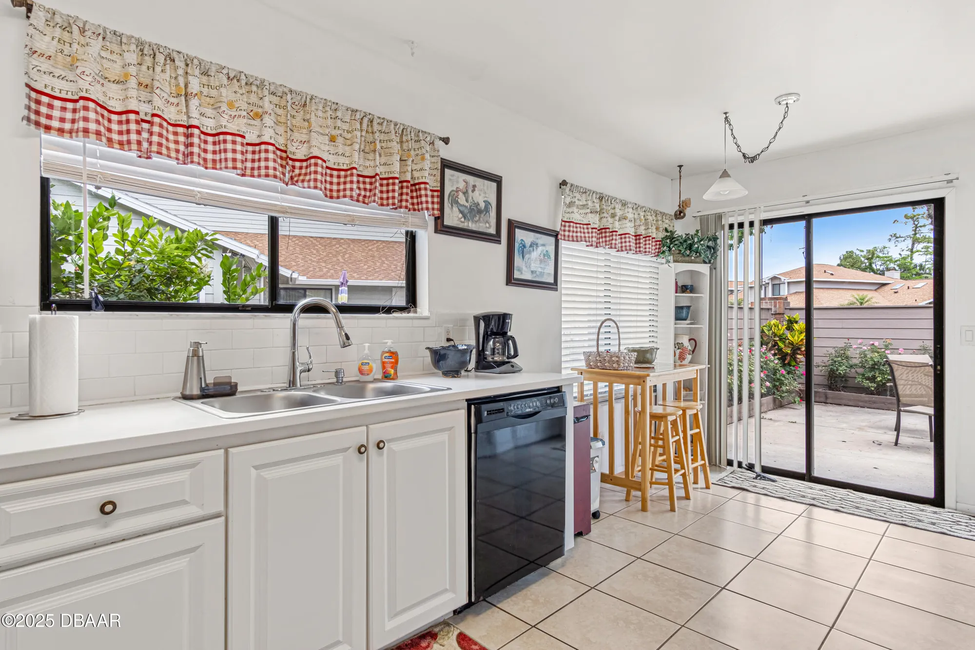 Property Slideshow image 14 of 23 | 140 surf scooter dr, Daytona Beach, FL, 32119