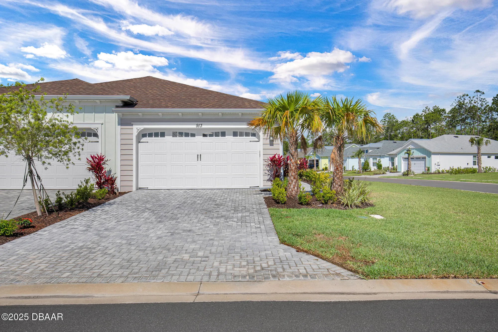 Property Slideshow image 3 of 71 | 913 bama breeze dr, Daytona Beach, FL, 32124