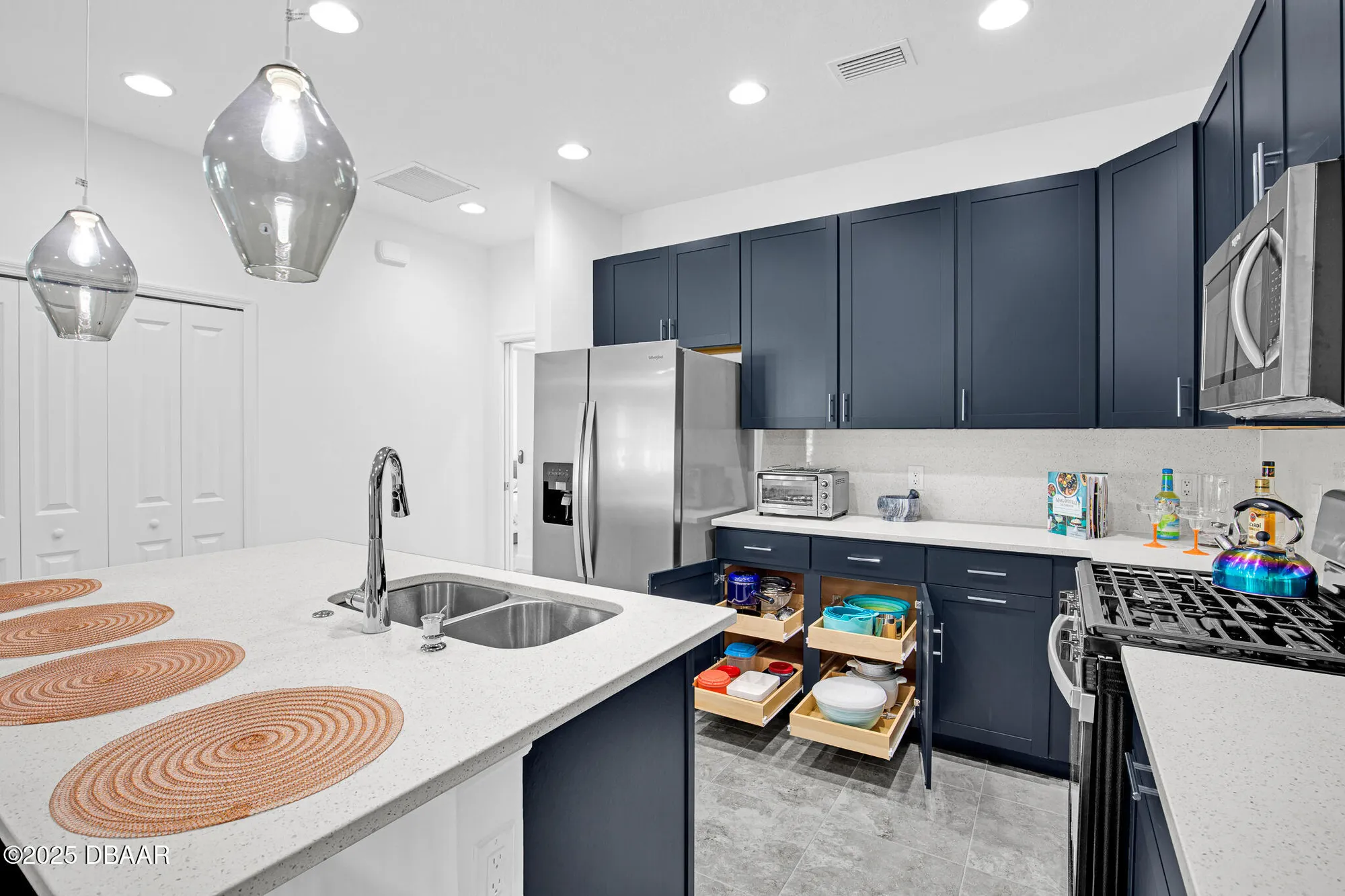 Property Slideshow image 13 of 71 | 913 bama breeze dr, Daytona Beach, FL, 32124