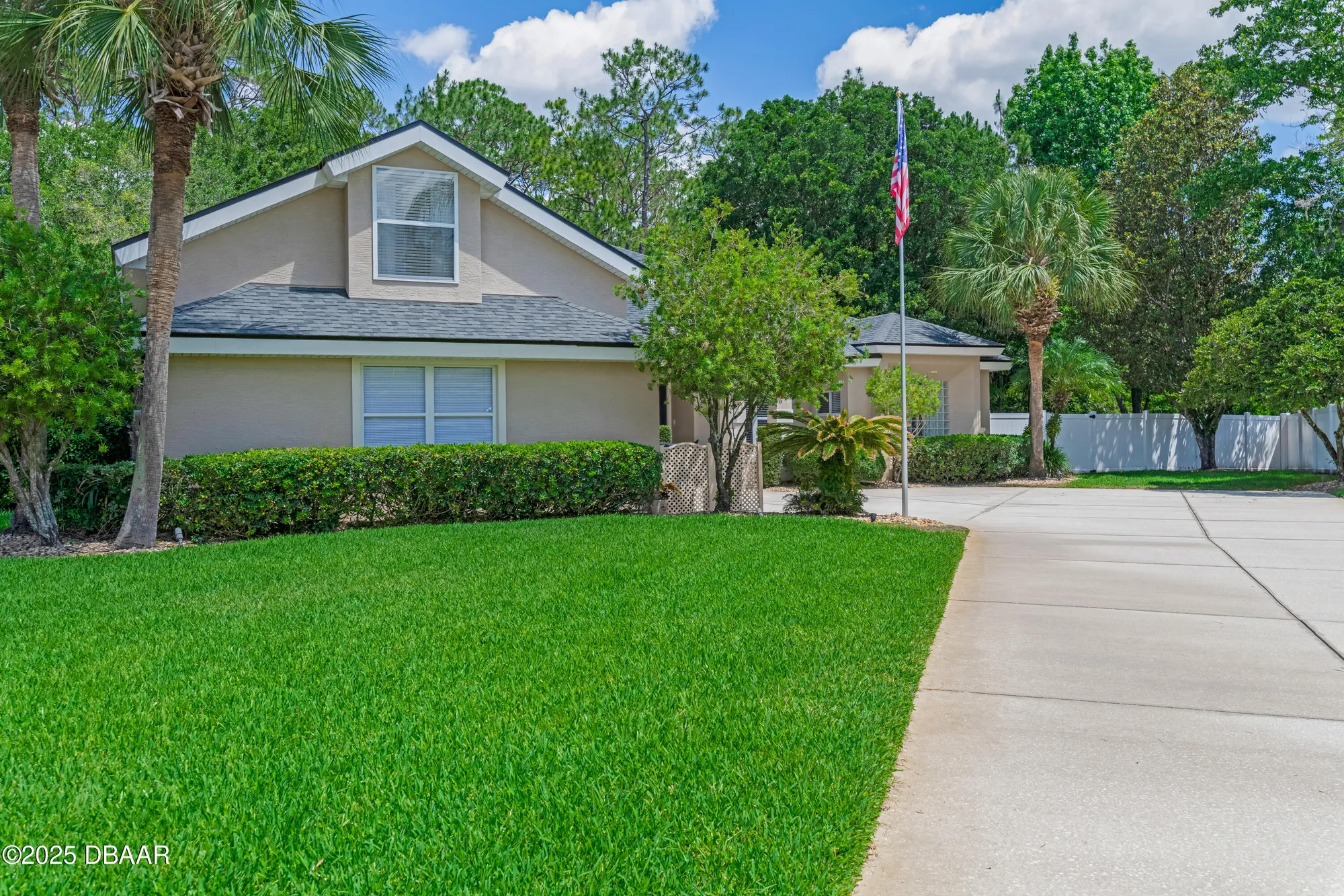 Property Slideshow image 16 of 55 | 4 creek bend way, Ormond Beach, FL, 32174