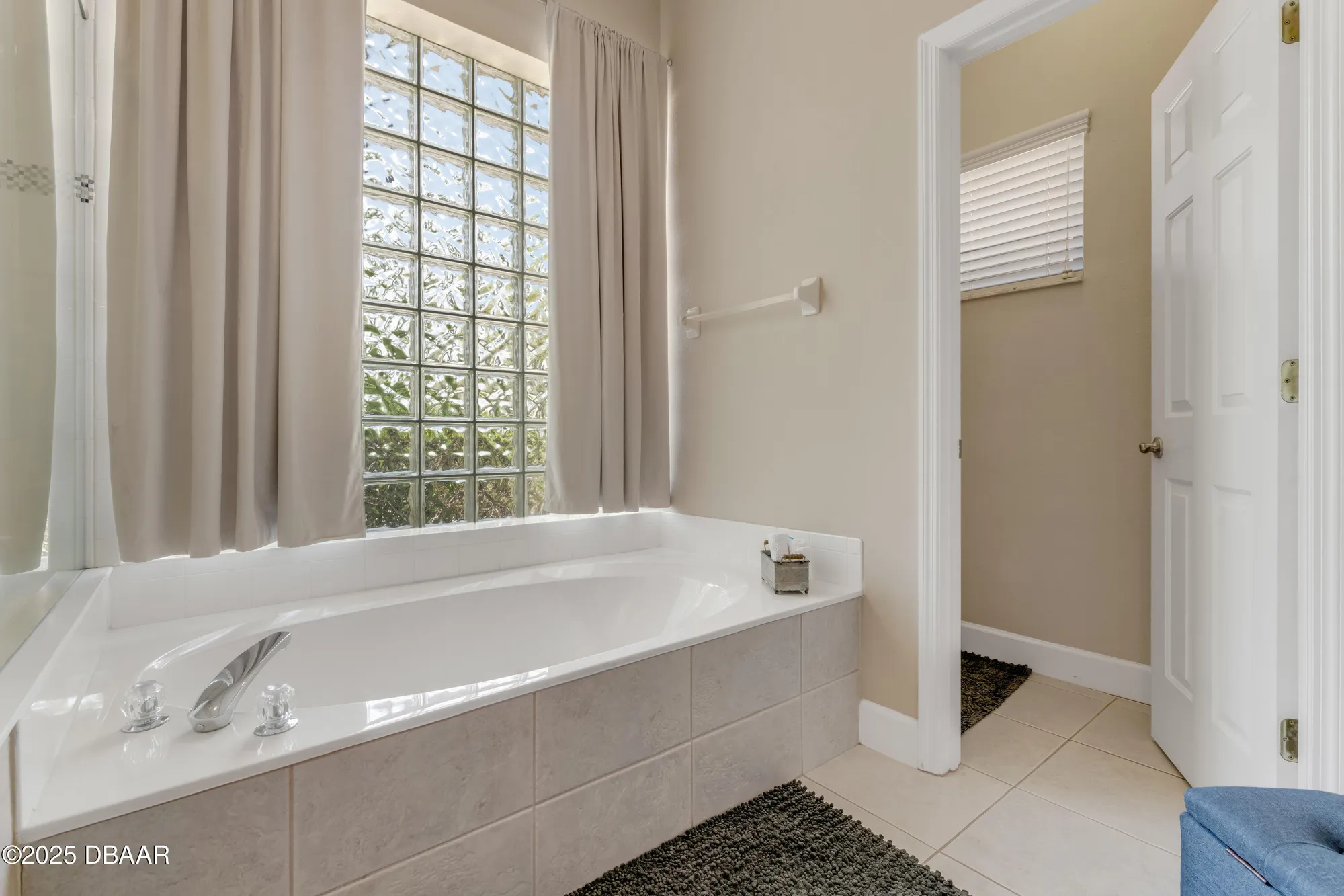 Property Slideshow image 32 of 55 | 4 creek bend way, Ormond Beach, FL, 32174