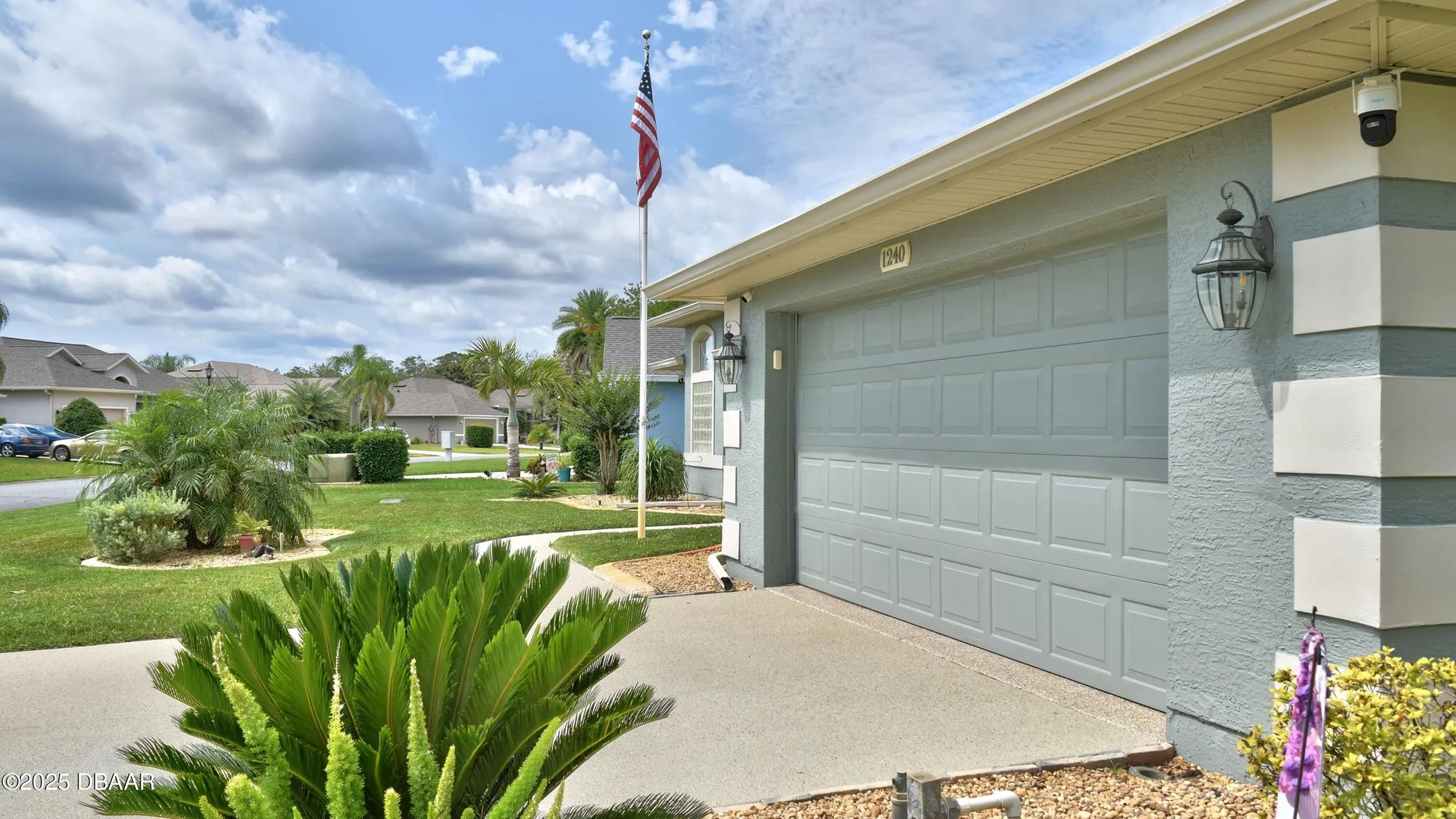 Property Slideshow image 5 of 65 | 1240 hampstead ln, Ormond Beach, FL, 32174