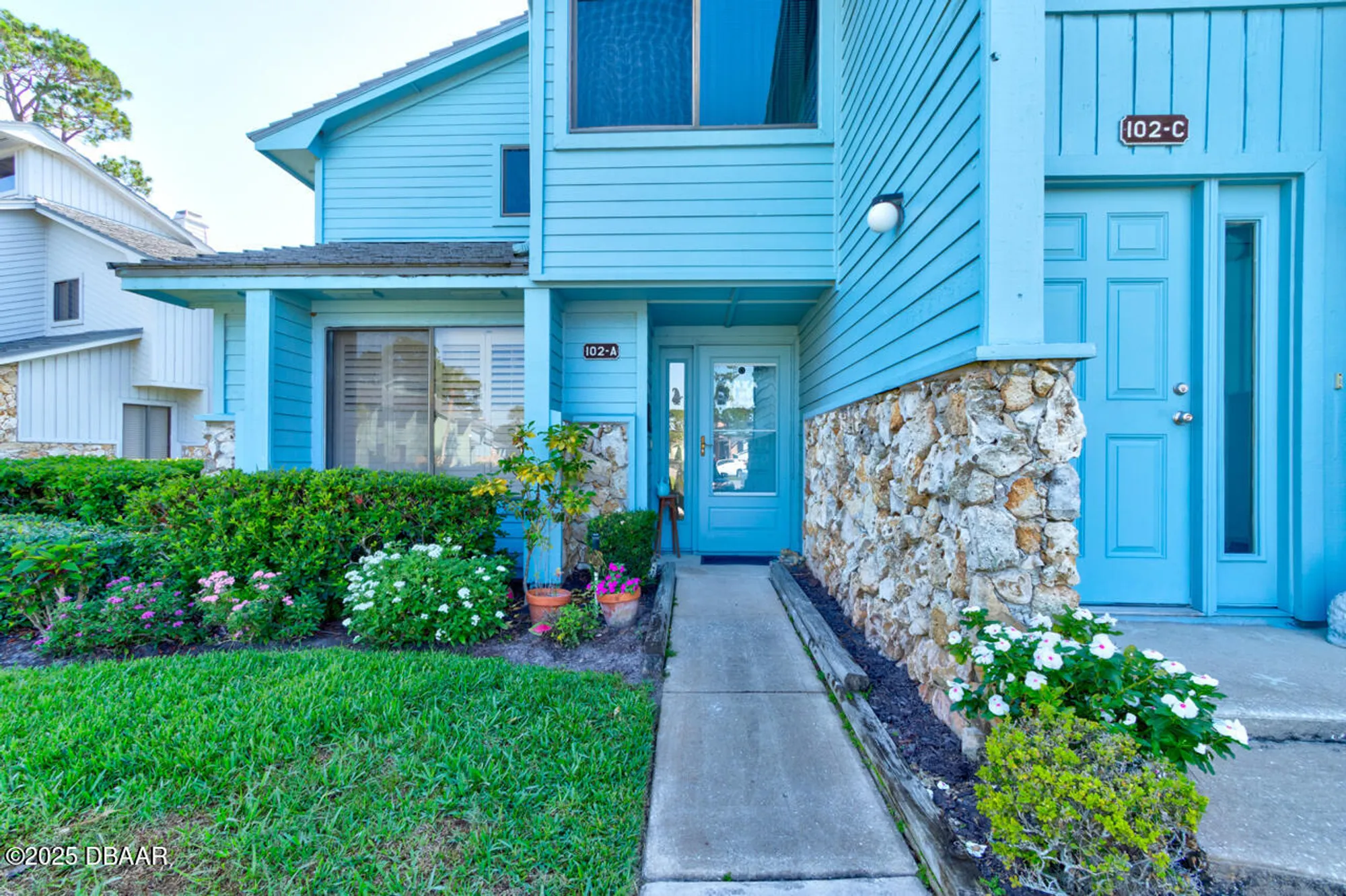 Property Slideshow image 3 of 21 | 102 blue heron dr a, Daytona Beach, FL, 32119