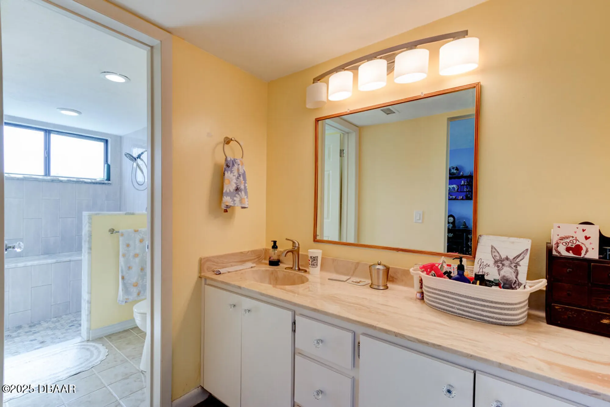 Property Slideshow image 18 of 21 | 102 blue heron dr a, Daytona Beach, FL, 32119