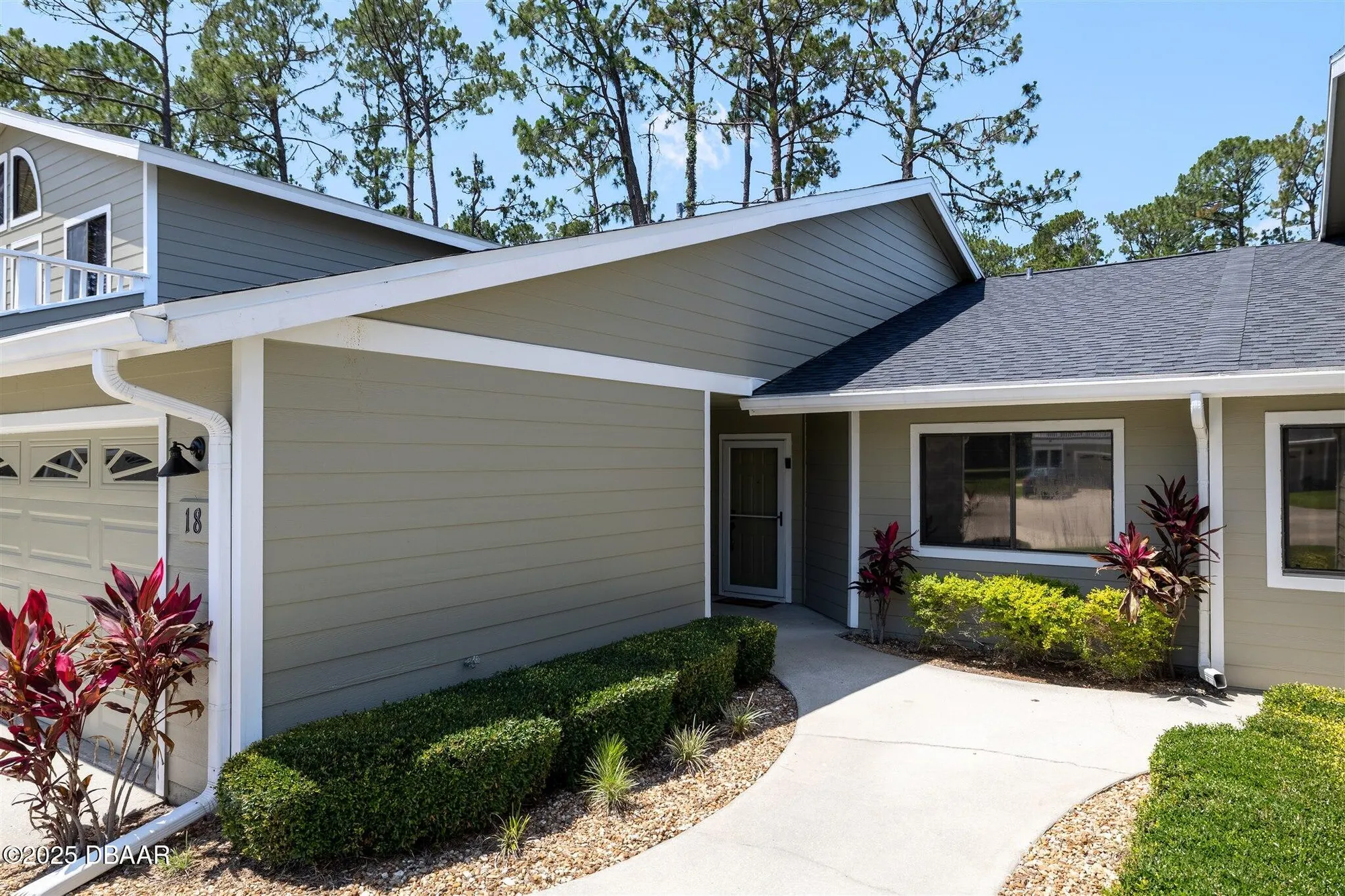 Property Slideshow image 1 of 39 | 18 landings ln, Ormond Beach, FL, 32174
