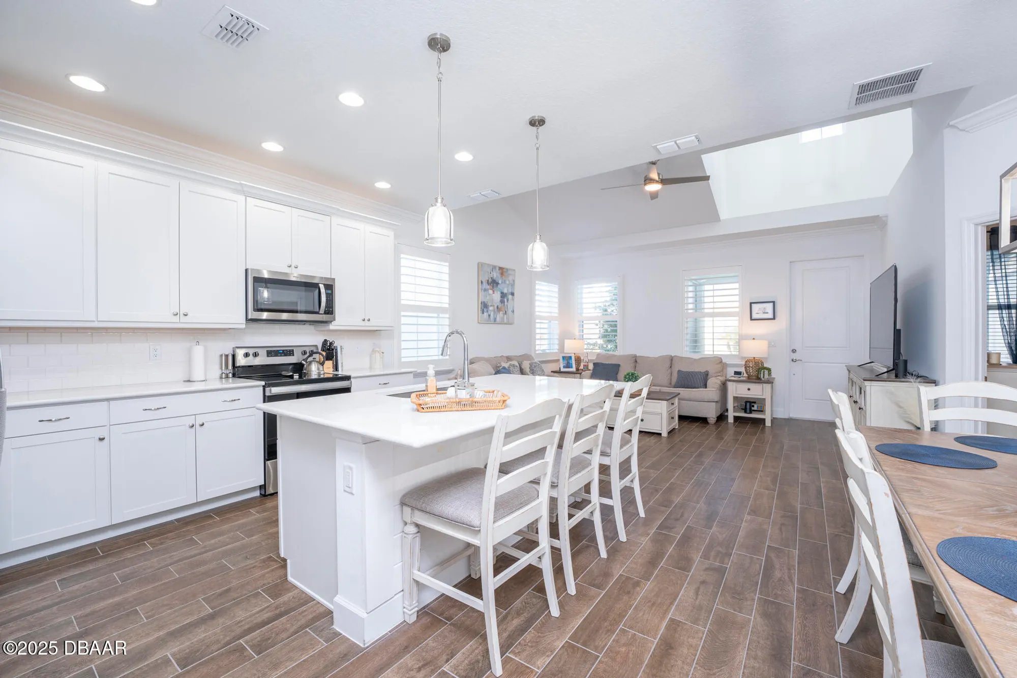 Property Slideshow image 11 of 33 | 361 parrot ln, Daytona Beach, FL, 32124