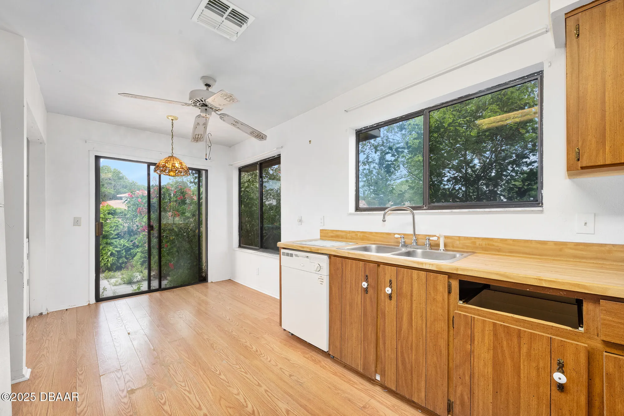 Property Slideshow image 22 of 40 | 517 brown pelican dr, Daytona Beach, FL, 32119