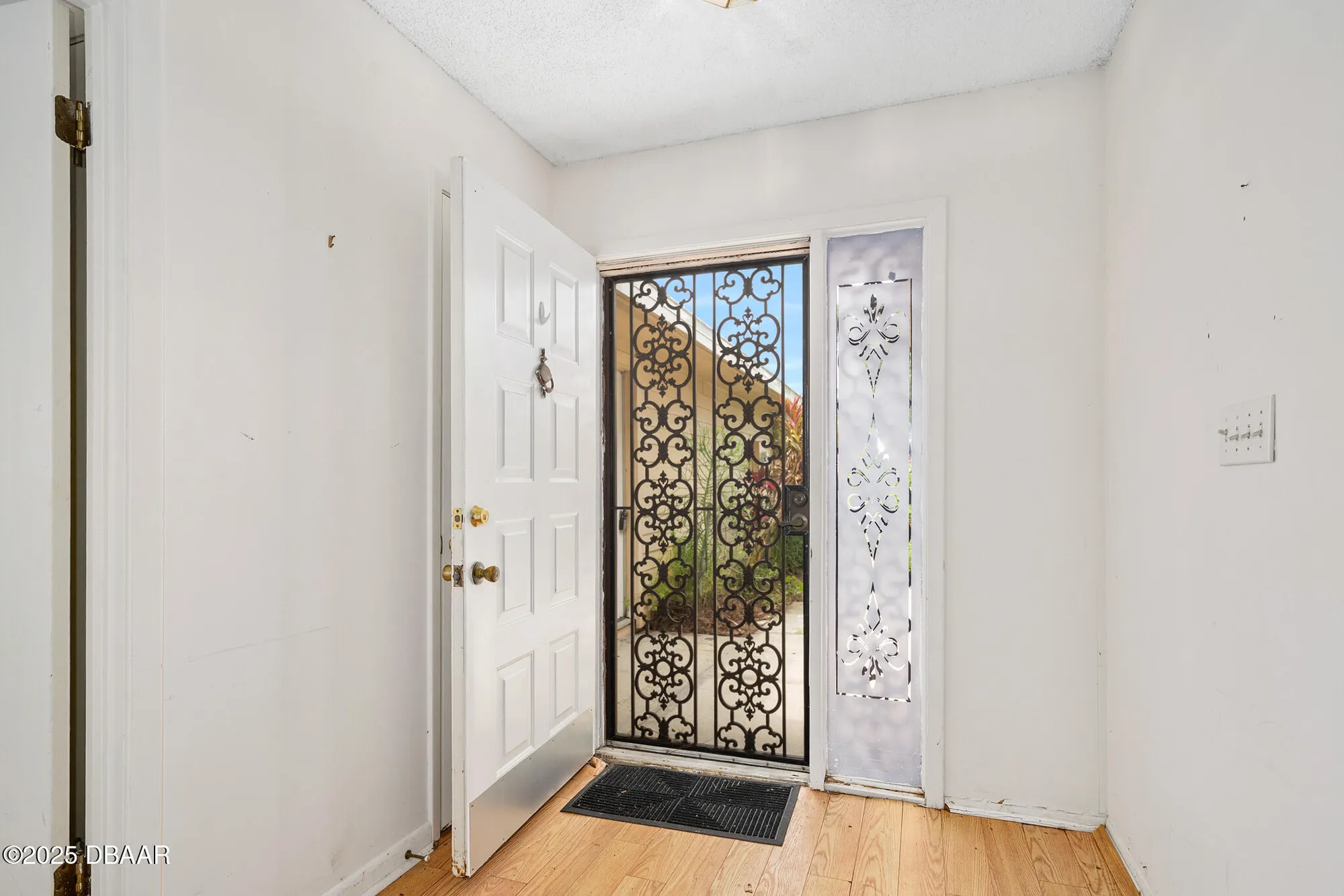 Property Slideshow image 2 of 40 | 517 brown pelican dr, Daytona Beach, FL, 32119