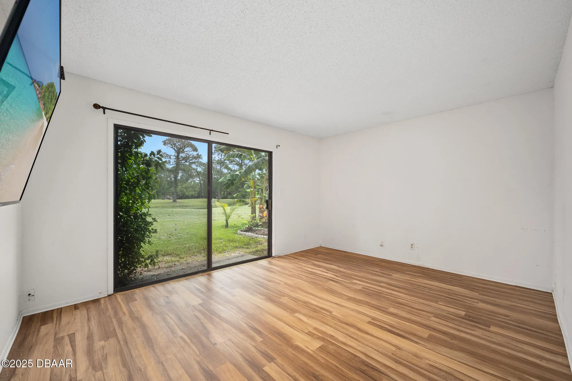 Property Slideshow image 12 of 40 | 517 brown pelican dr, Daytona Beach, FL, 32119