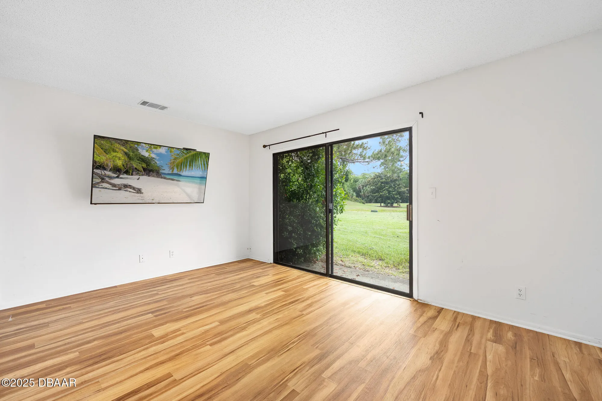 Property Slideshow image 13 of 40 | 517 brown pelican dr, Daytona Beach, FL, 32119